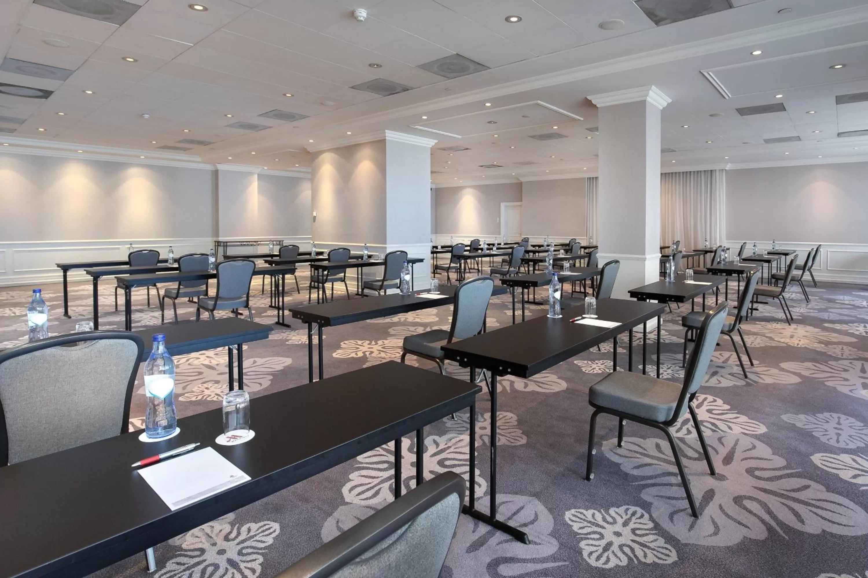 Meeting/conference room in Lisbon Marriott Hotel