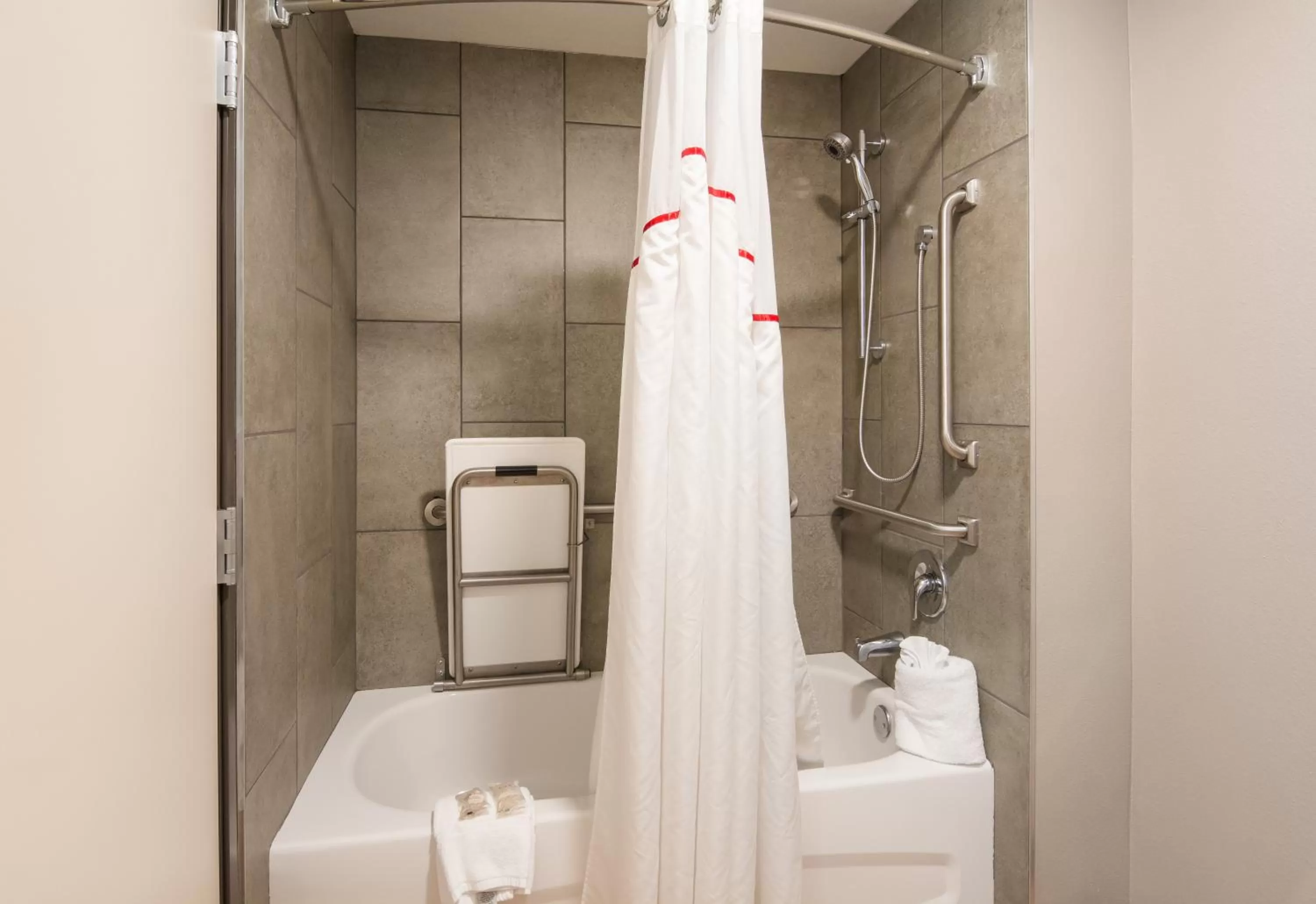 Bathroom in Red Roof Inn Chester