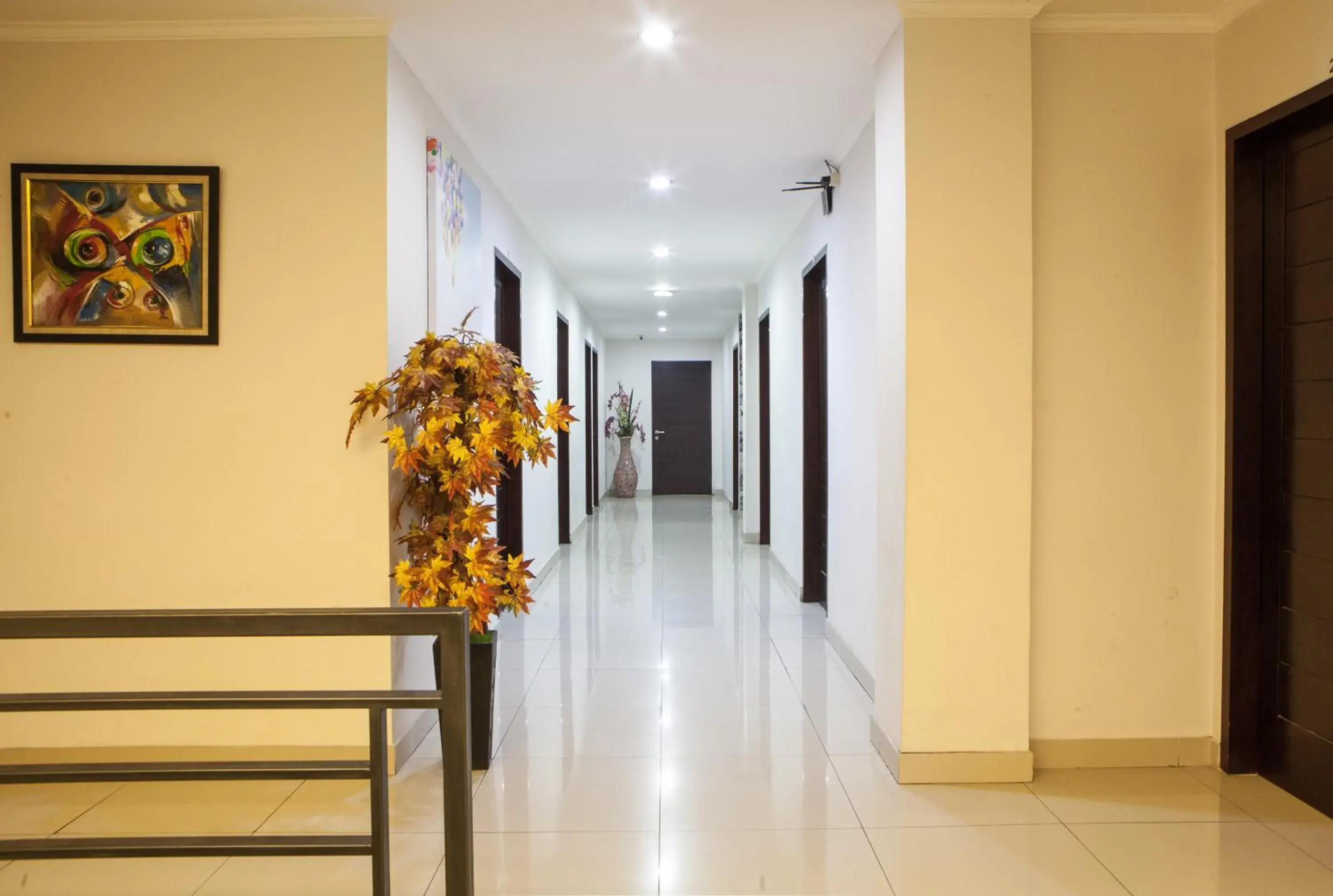 Lobby or reception in RedDoorz near Gedung Sate 2 Lobby or reception in RedDoorz near Gedung Sate 2