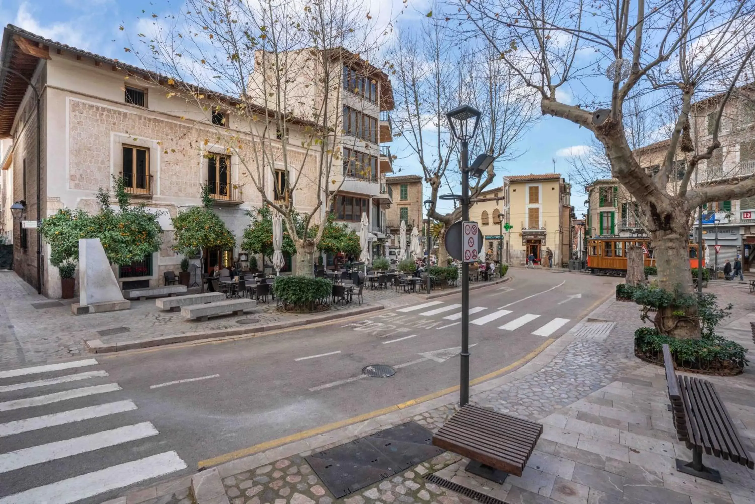 Property building in Soller Plaza