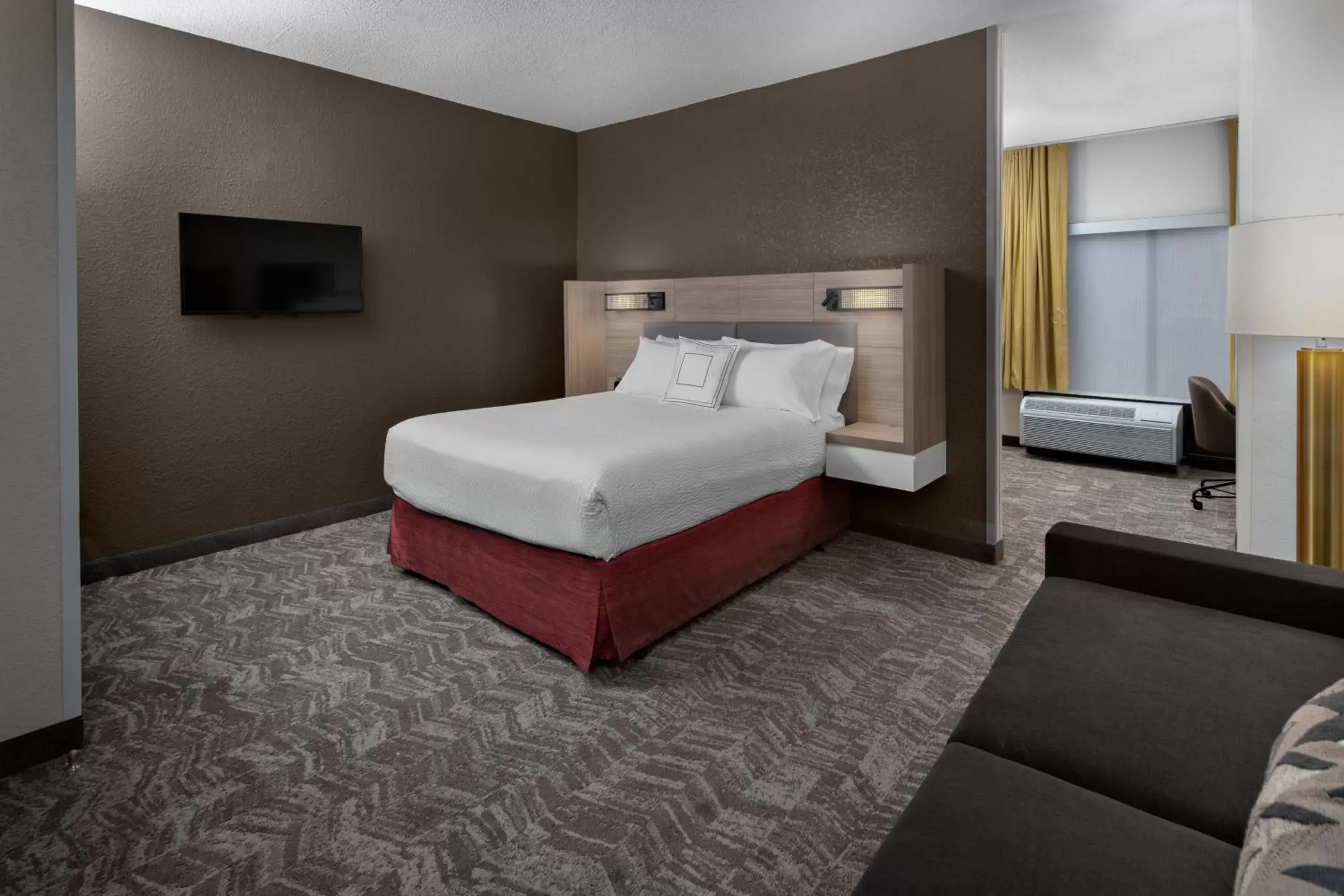 Photo of the whole room, Bed in SpringHill Suites Houston Hobby Airport