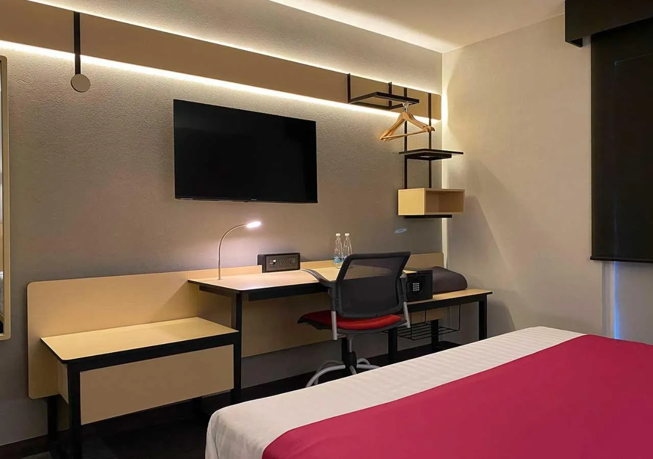 Photo of the whole room, Bed in Hotel MX mas cuautitlan Izcalli, Trademark by Wyndham