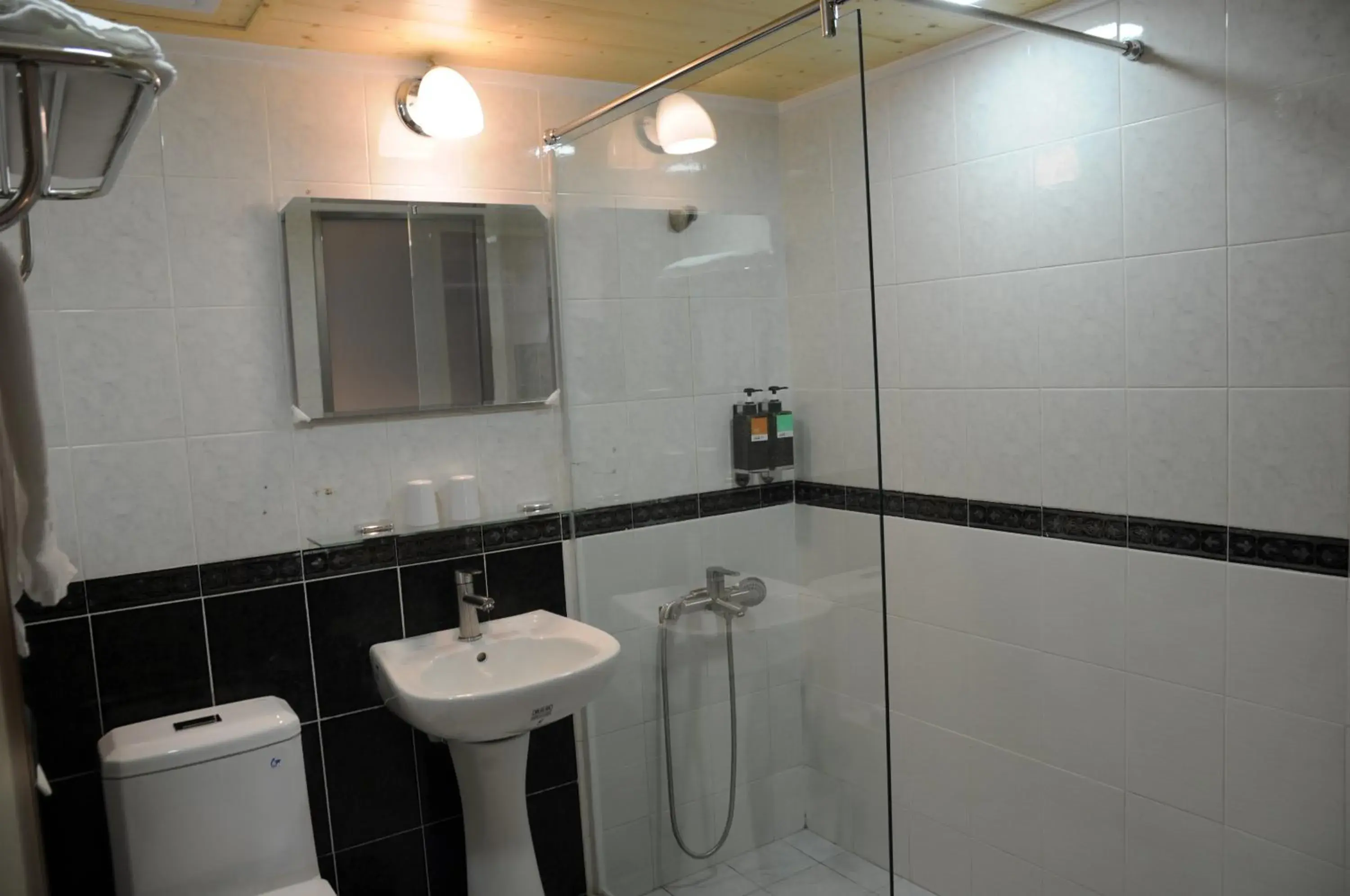 Bathroom in Sung Tai Hotel