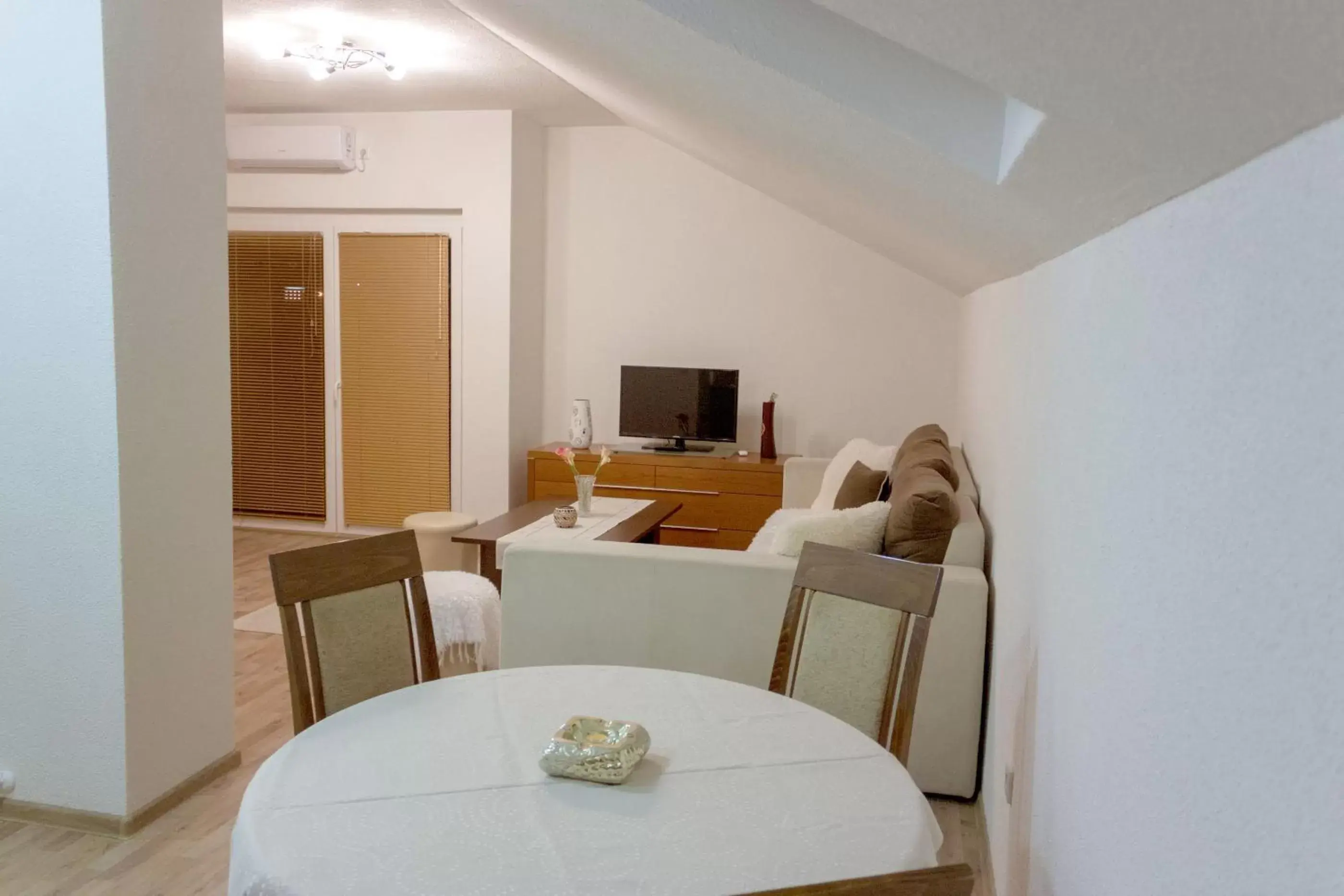 Three-Bedroom Apartment in Villa Maja Three-Bedroom Apartment in Villa Maja