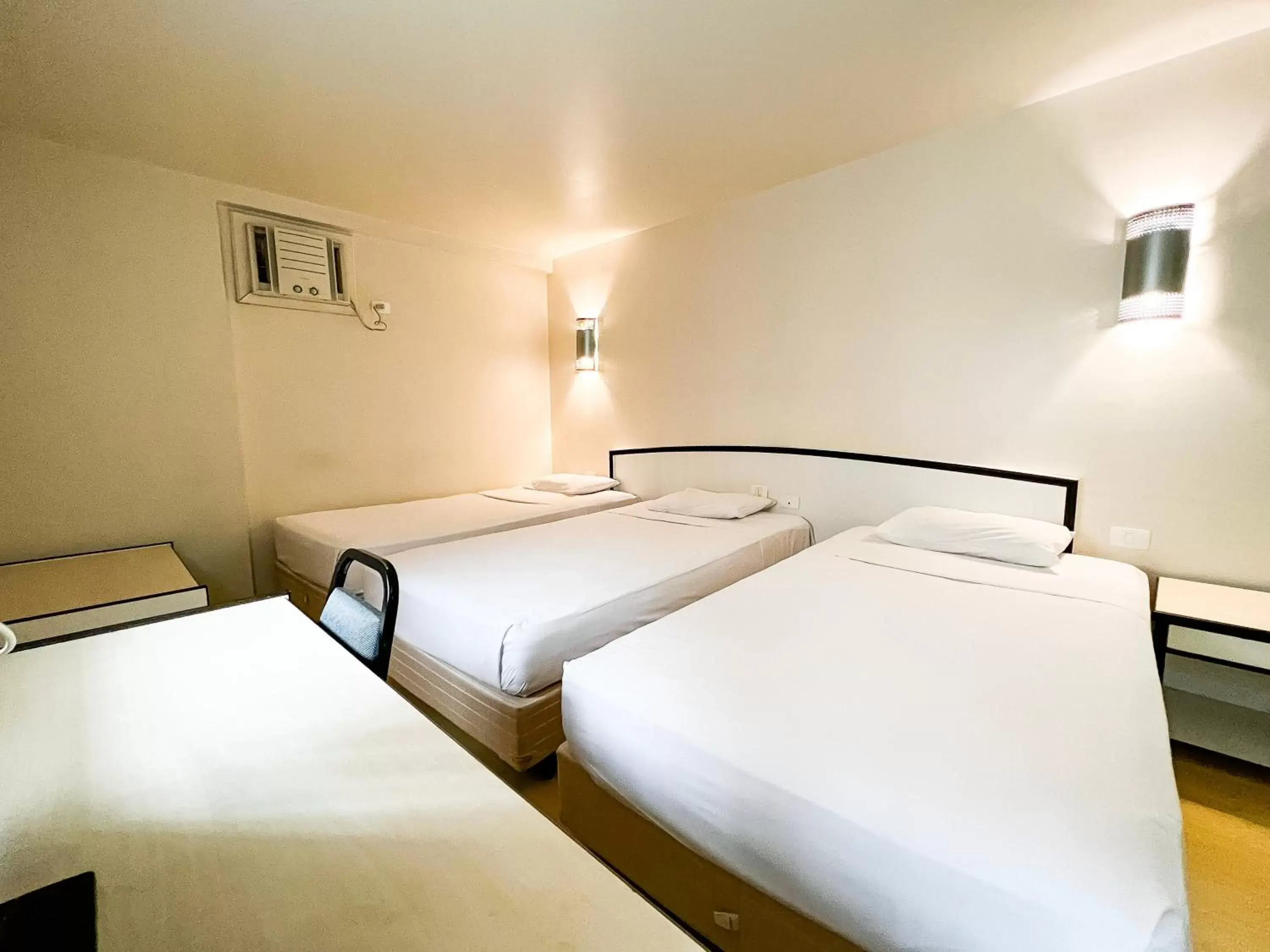 Bed in Master Curitiba Hotel - 1,6 km do Estádio Couto Pereira - Show Bed in Master Curitiba Hotel - 1,6 km do Estádio Couto Pereira - Show