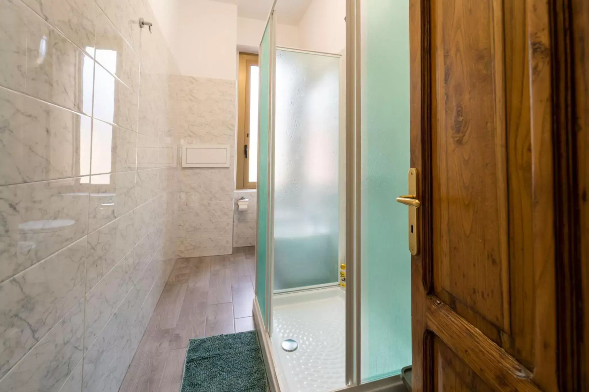 Shower, Bathroom in B&B Sasso