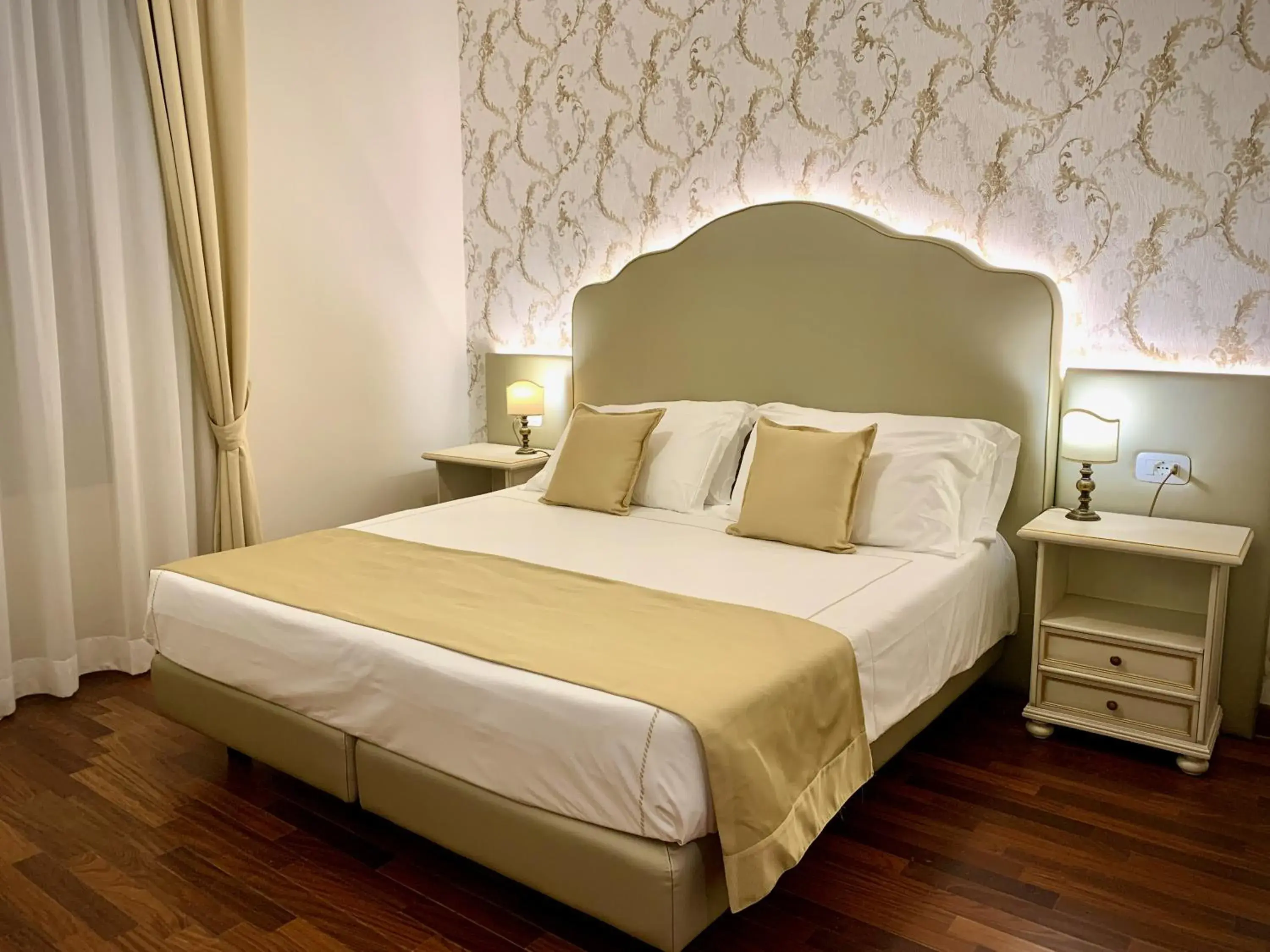 Bedroom, Bed in Albergo Ristorante Gardesana ***S