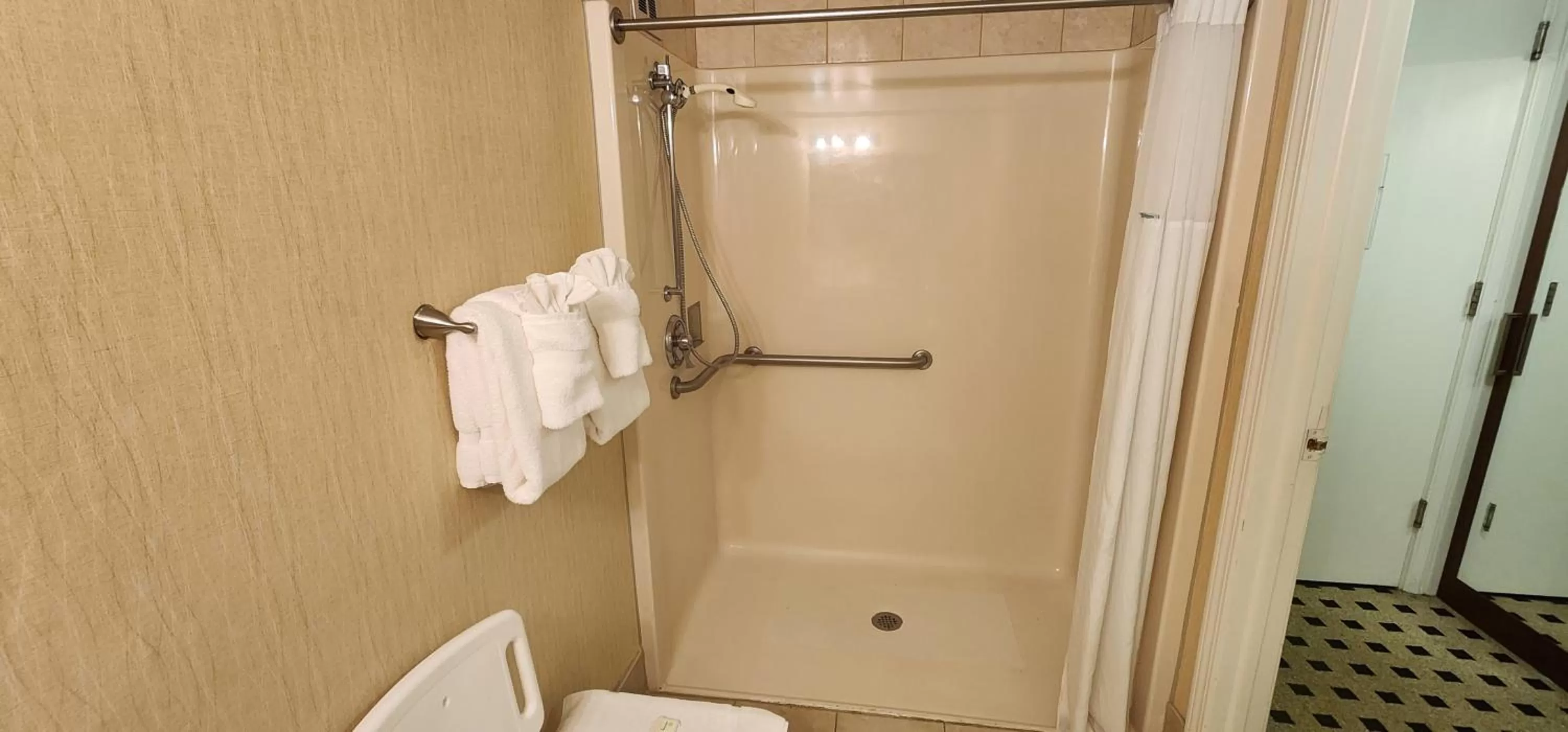 Shower in Penn Harris Hotel Harrisburg, Trademark by Wyndham