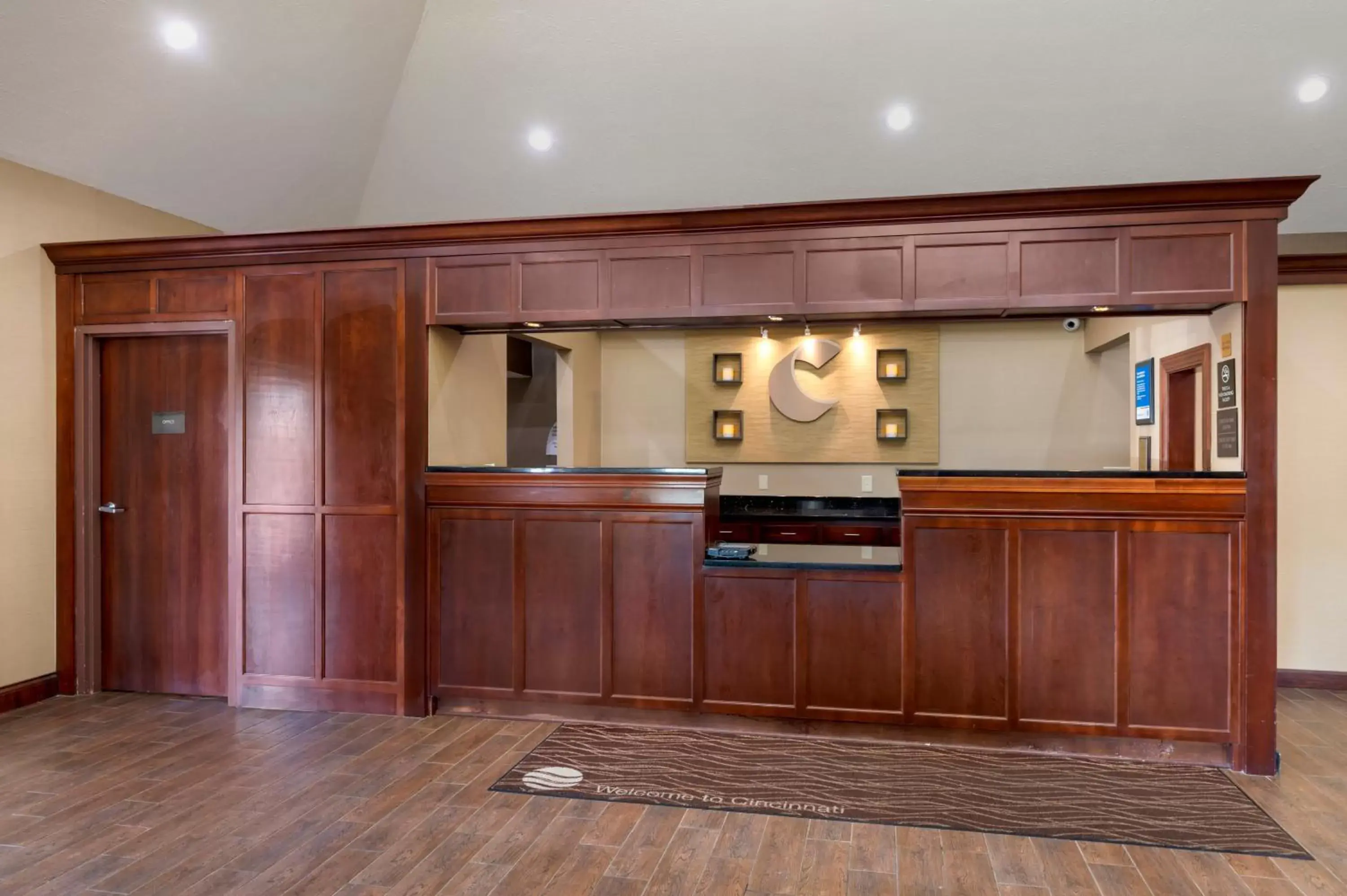 Lobby or reception in Comfort Inn & Suites Cincinnati Eastgate Lobby or reception in Comfort Inn & Suites Cincinnati Eastgate