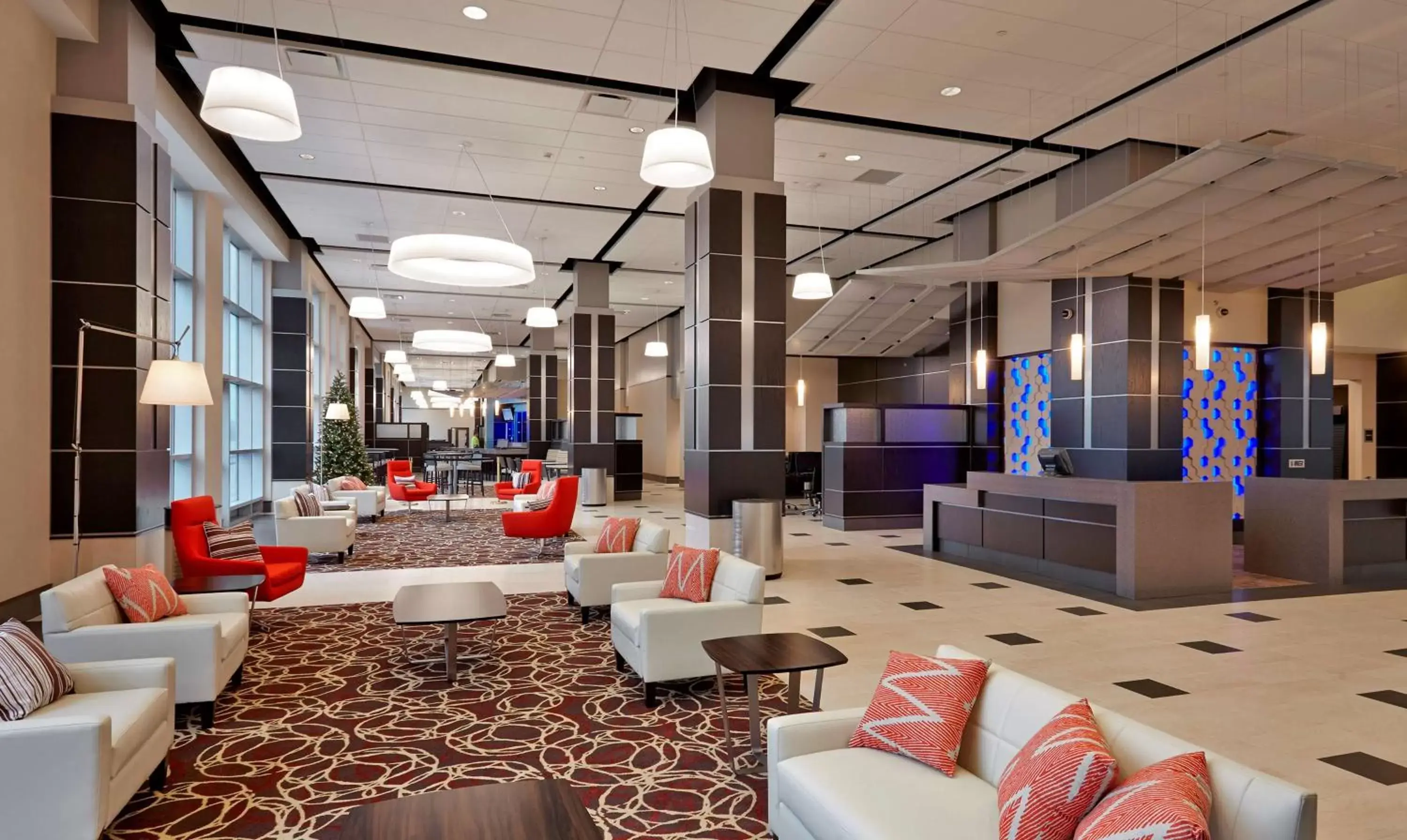 Lobby or reception, Lounge/Bar in DoubleTree by Hilton Lawrenceburg