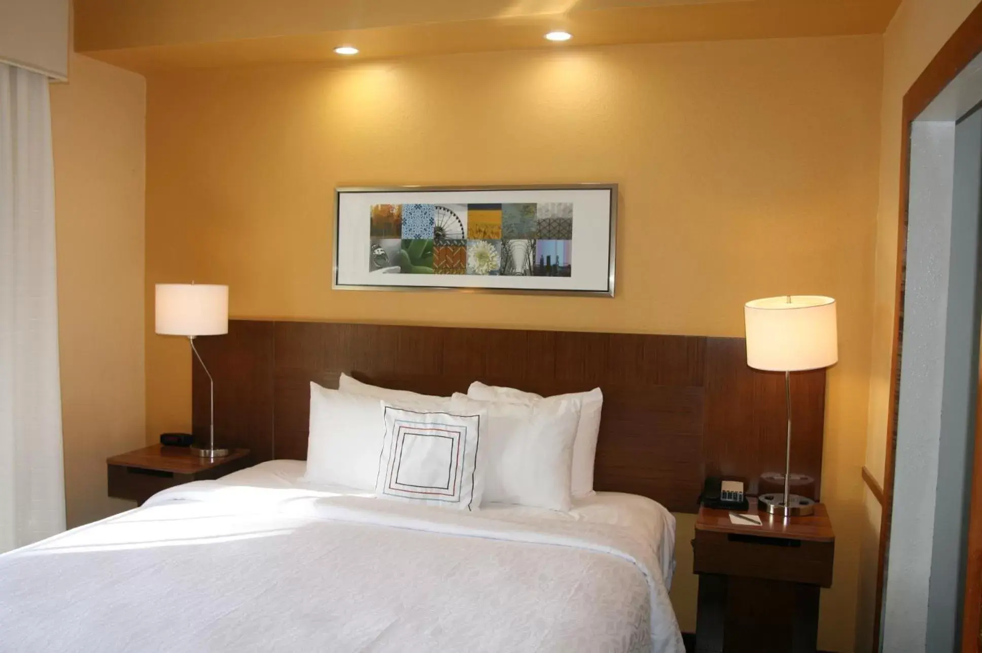 Bed in Okatie Hilton Head Hotel