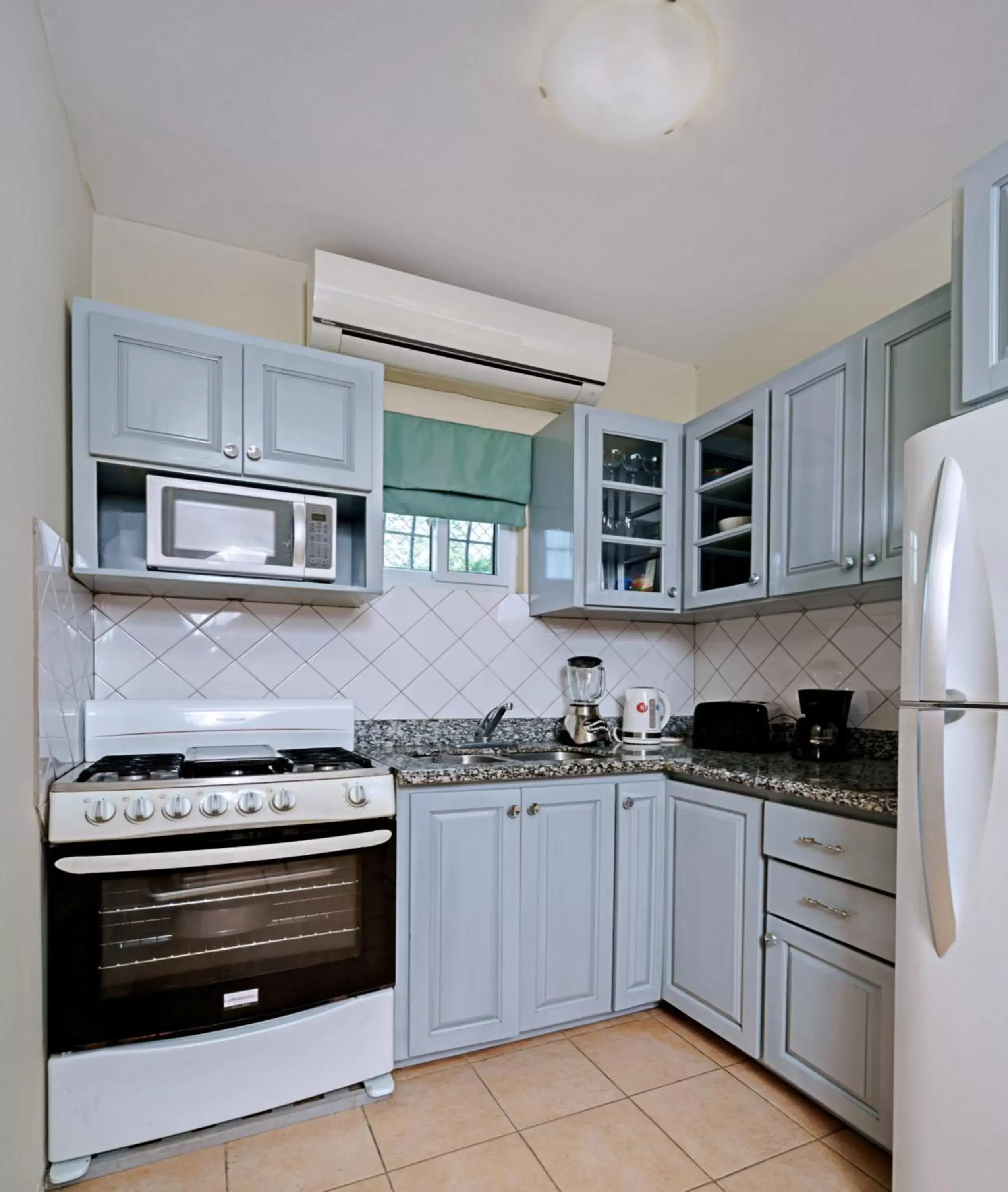 kitchen, Kitchen/Kitchenette in Beach House Condos, Negril