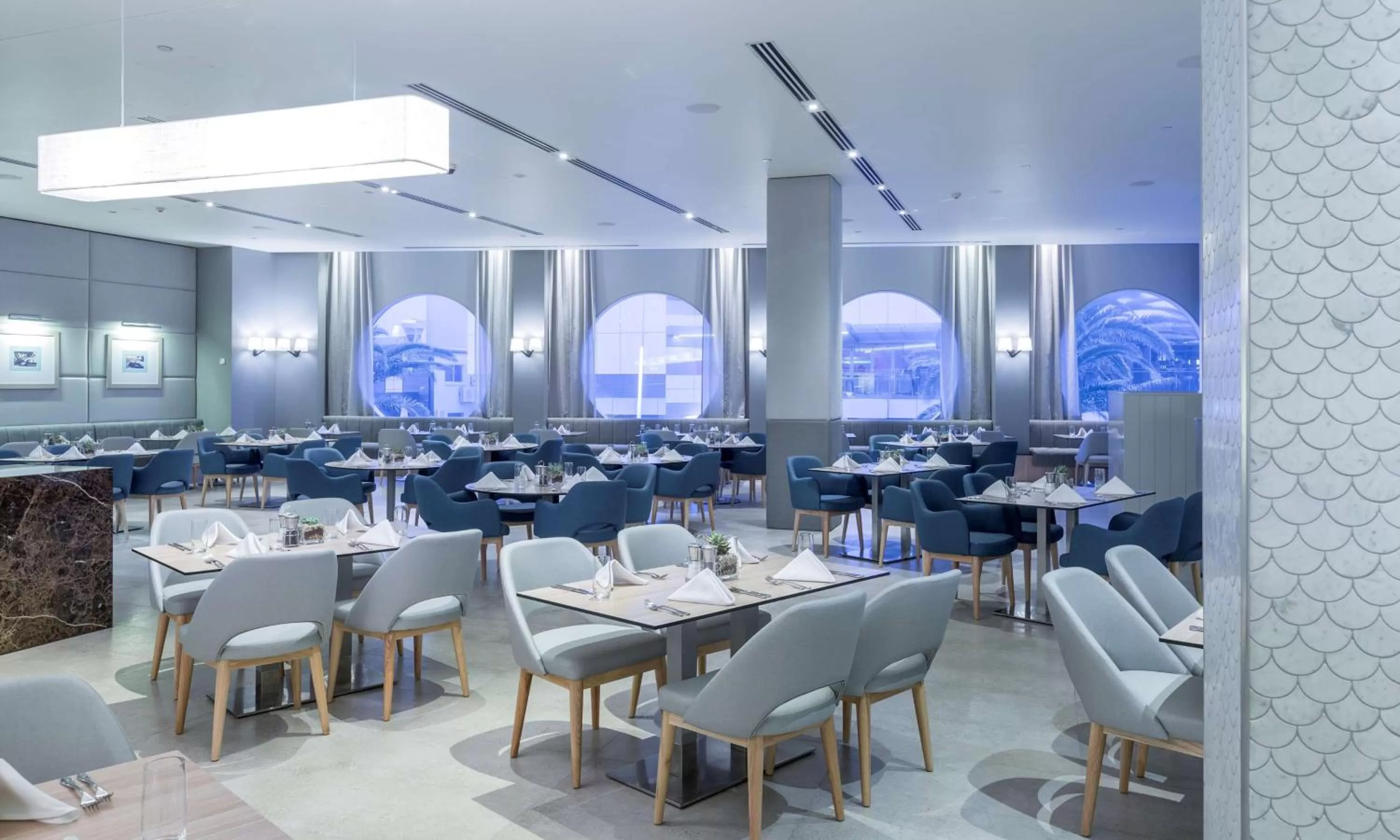 Restaurant/places to eat in Hilton Surfers Paradise Hotel & Residences