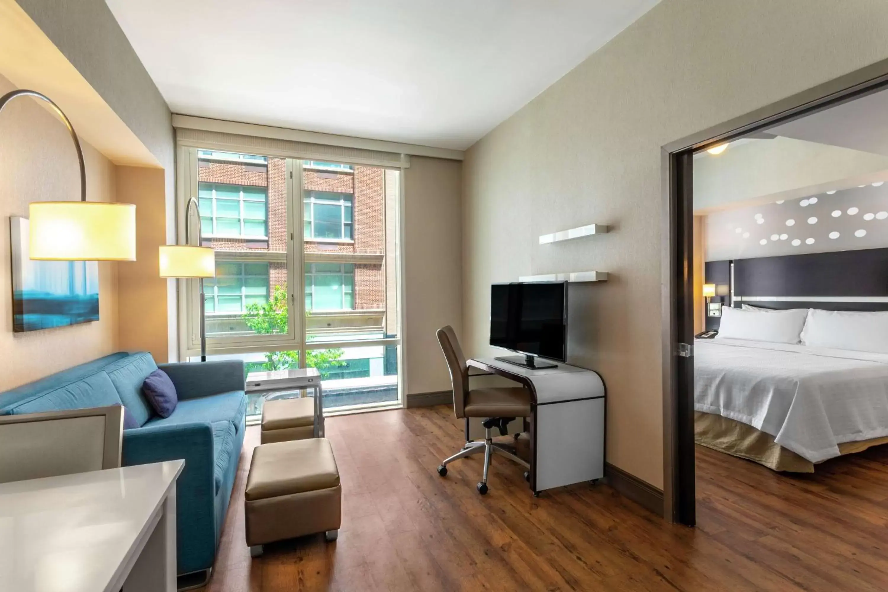 Living room, TV/Entertainment Center in Homewood Suites Midtown Manhattan Times Square South