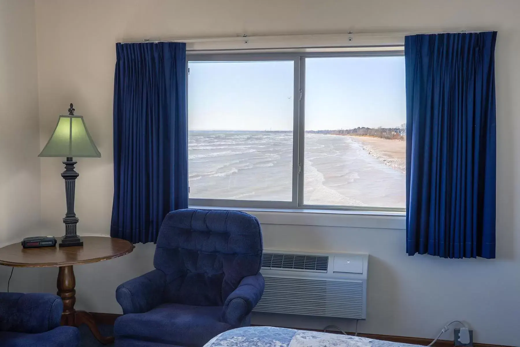 Lake view, Seating Area in Lighthouse Inn - Two Rivers