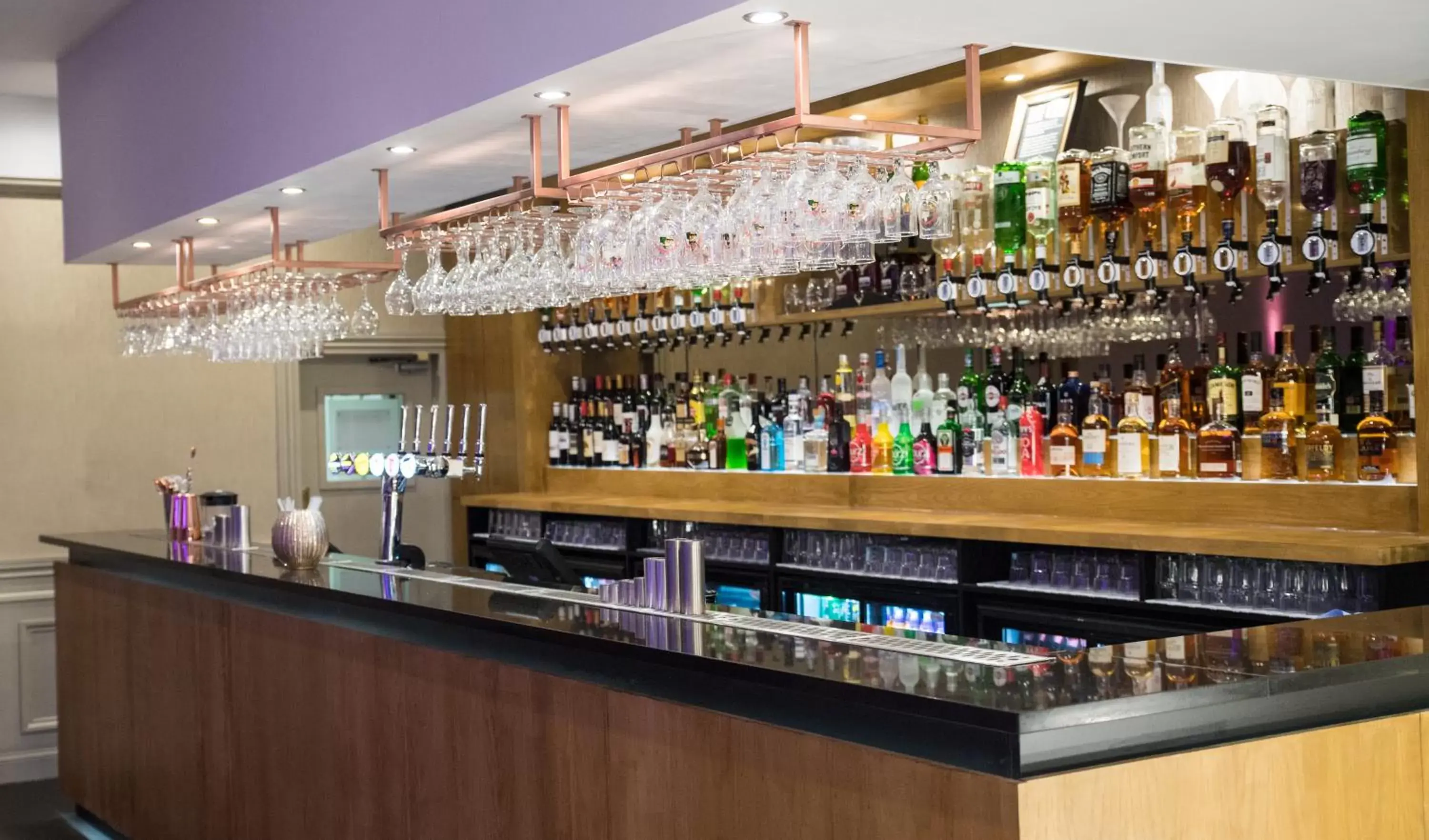 Alcoholic drinks, Lounge/Bar in The Parkville Hotel