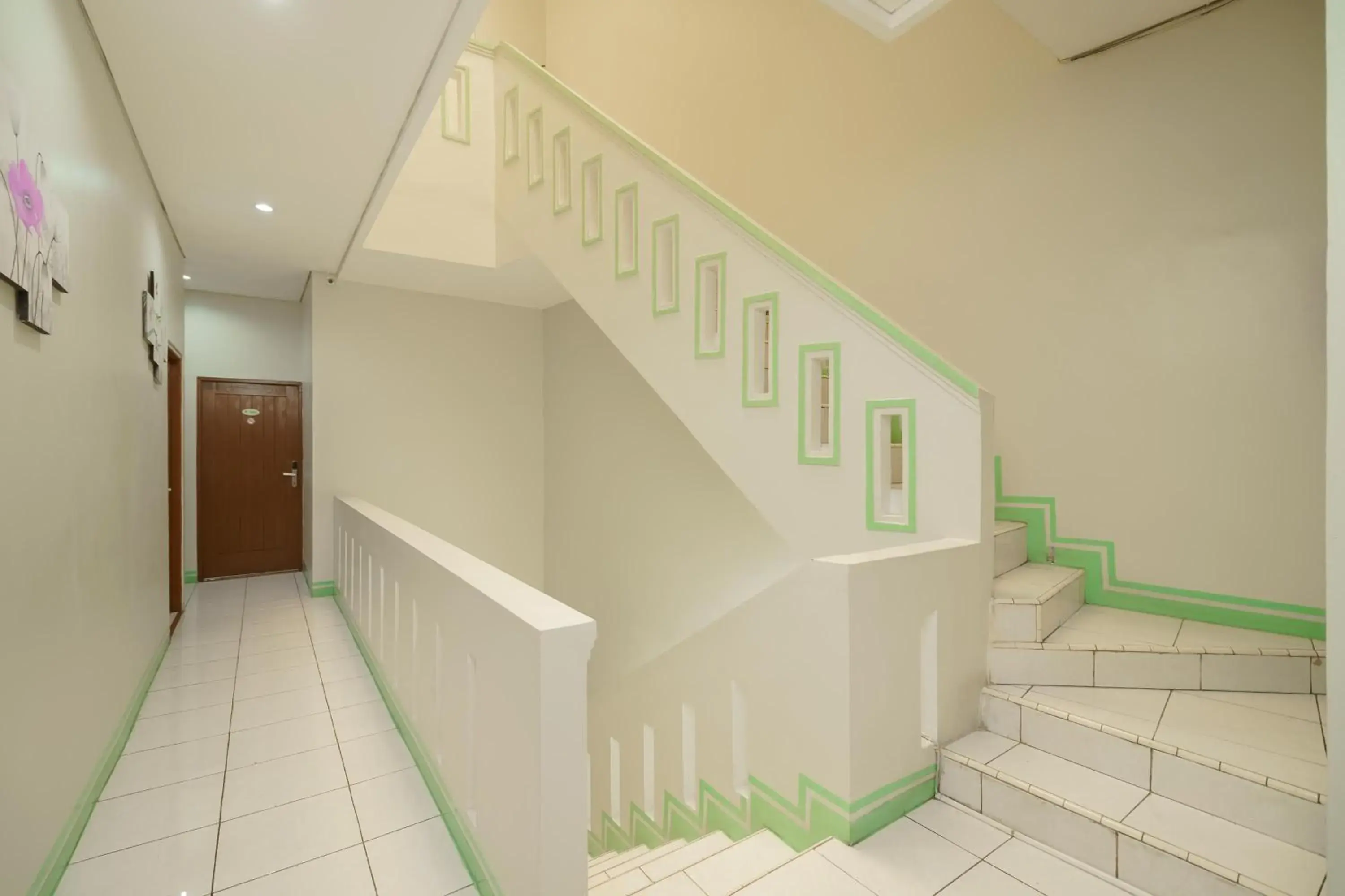 Green Apple Residence near Sarinah Mitra RedDoorz Green Apple Residence near Sarinah Mitra RedDoorz