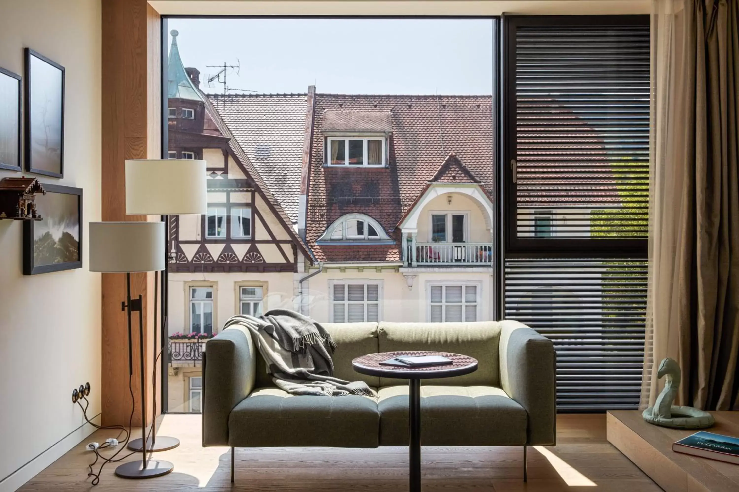 Bedroom, Seating Area in Roomers Baden-Baden, Autograph Collection