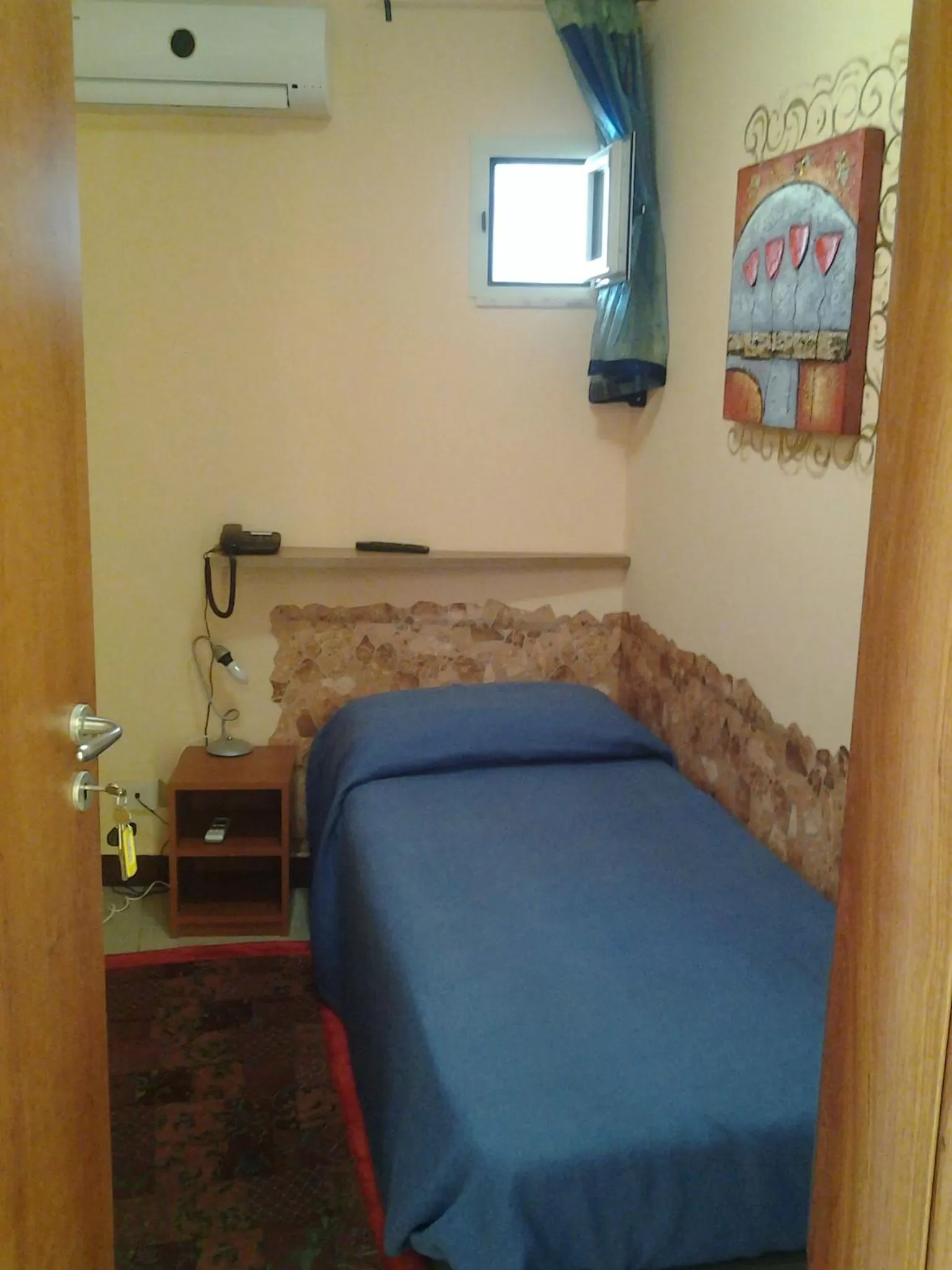 Bedroom, Bed in Golden Dreams B&B