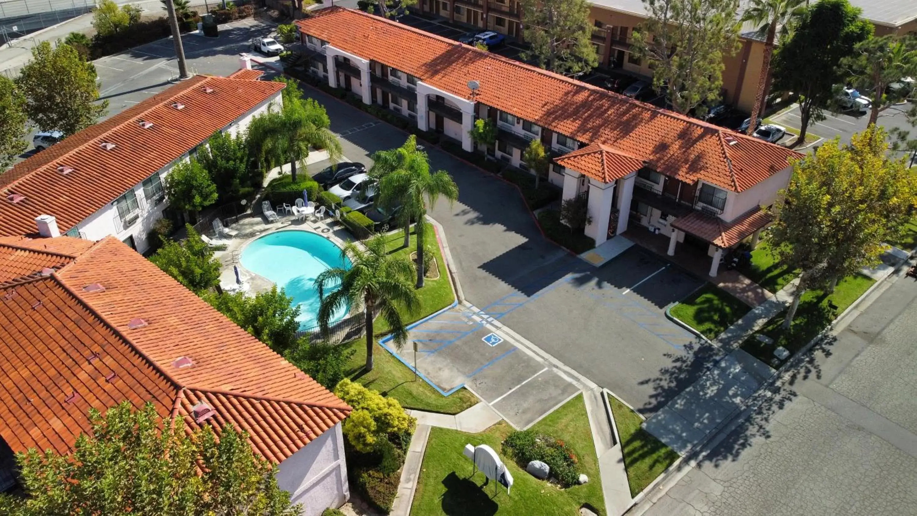 Property building, Bird's-eye View in Hospitality Inn