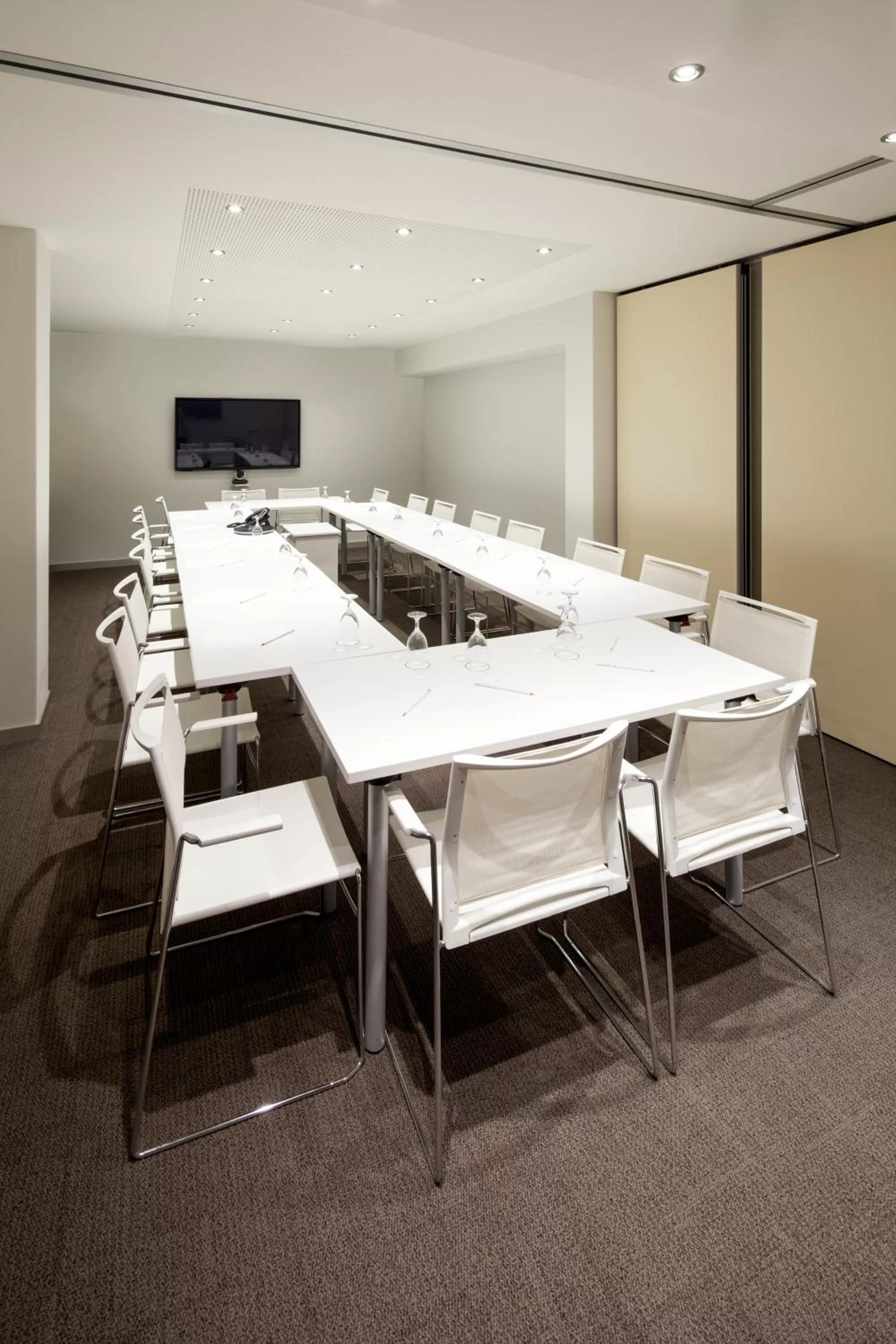 Meeting/conference room in Ibis Lleida