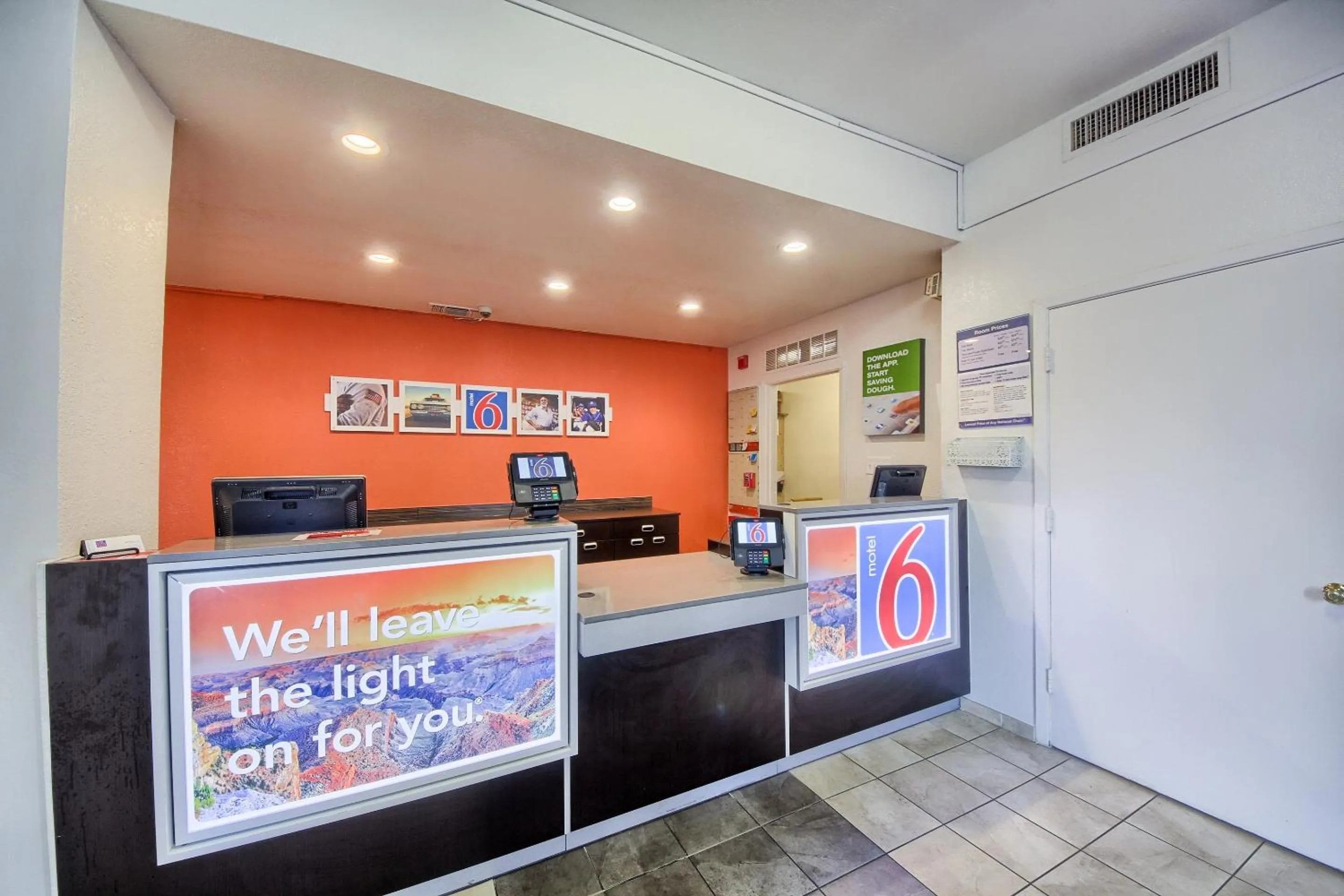 Lobby or reception in Motel 6-San Antonio, TX - Northwest Medical Center