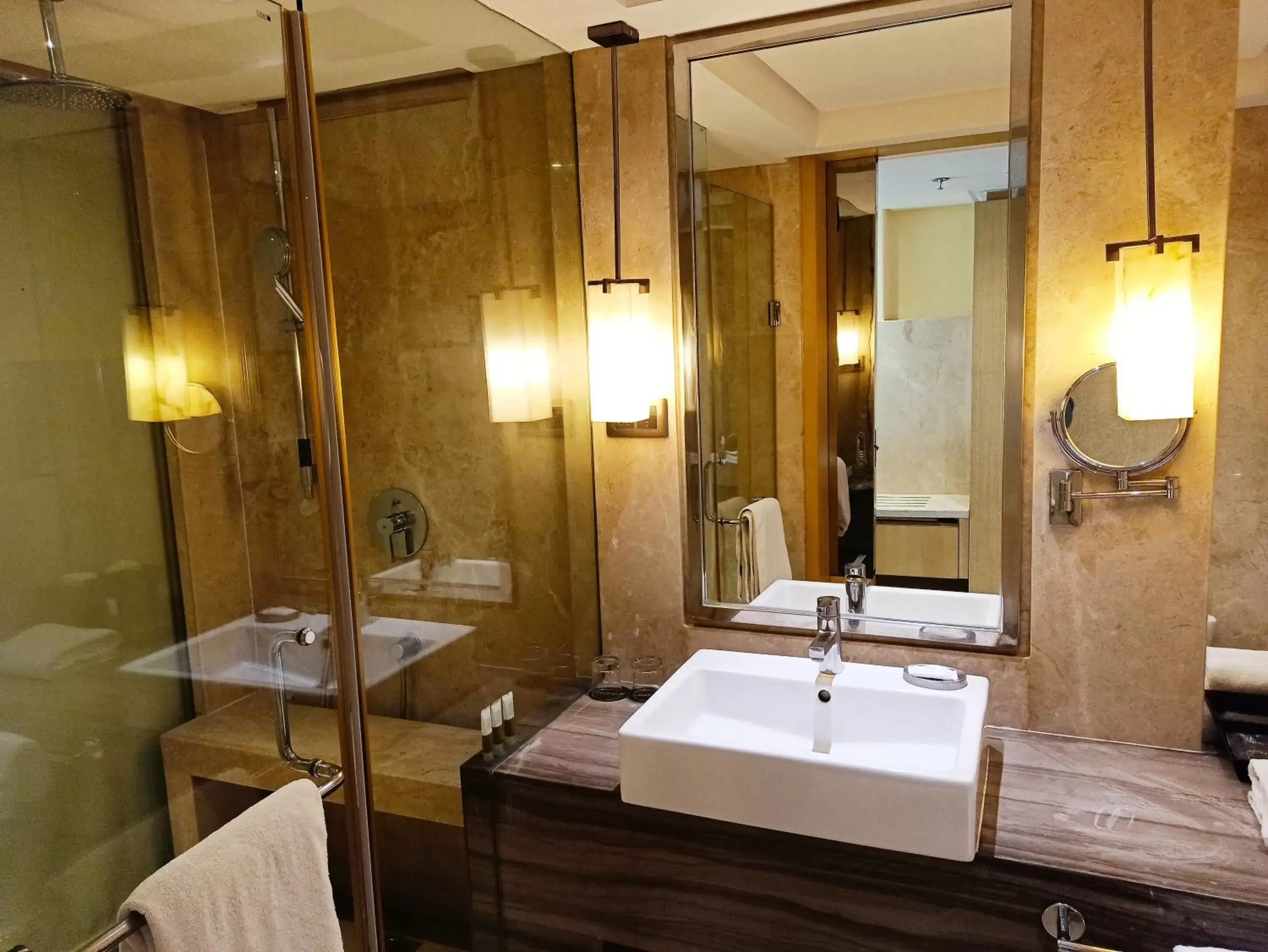 Bathroom in Courtyard by Marriott Bilaspur