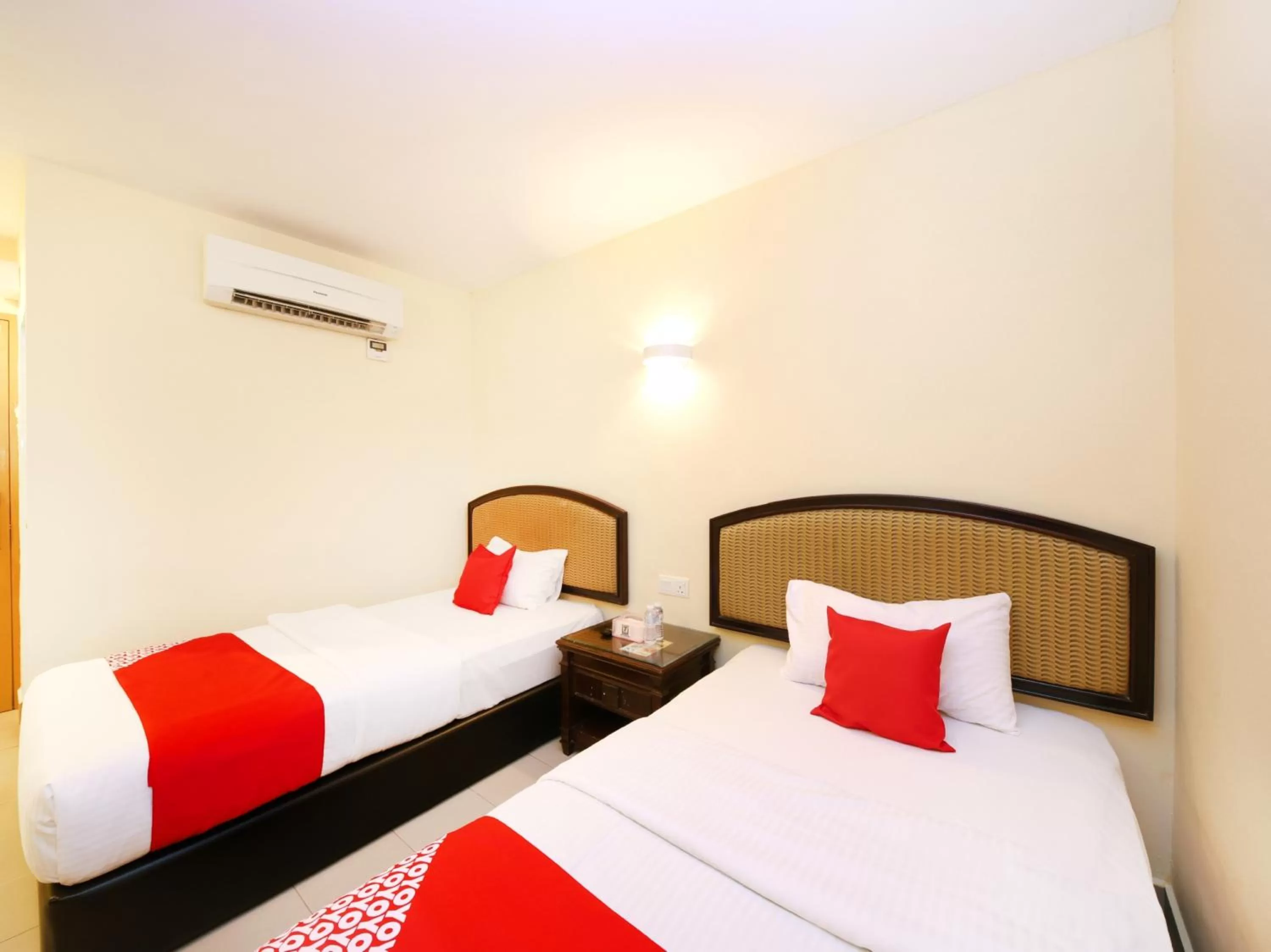 Bedroom in Super OYO 635 Seven Days Hotel