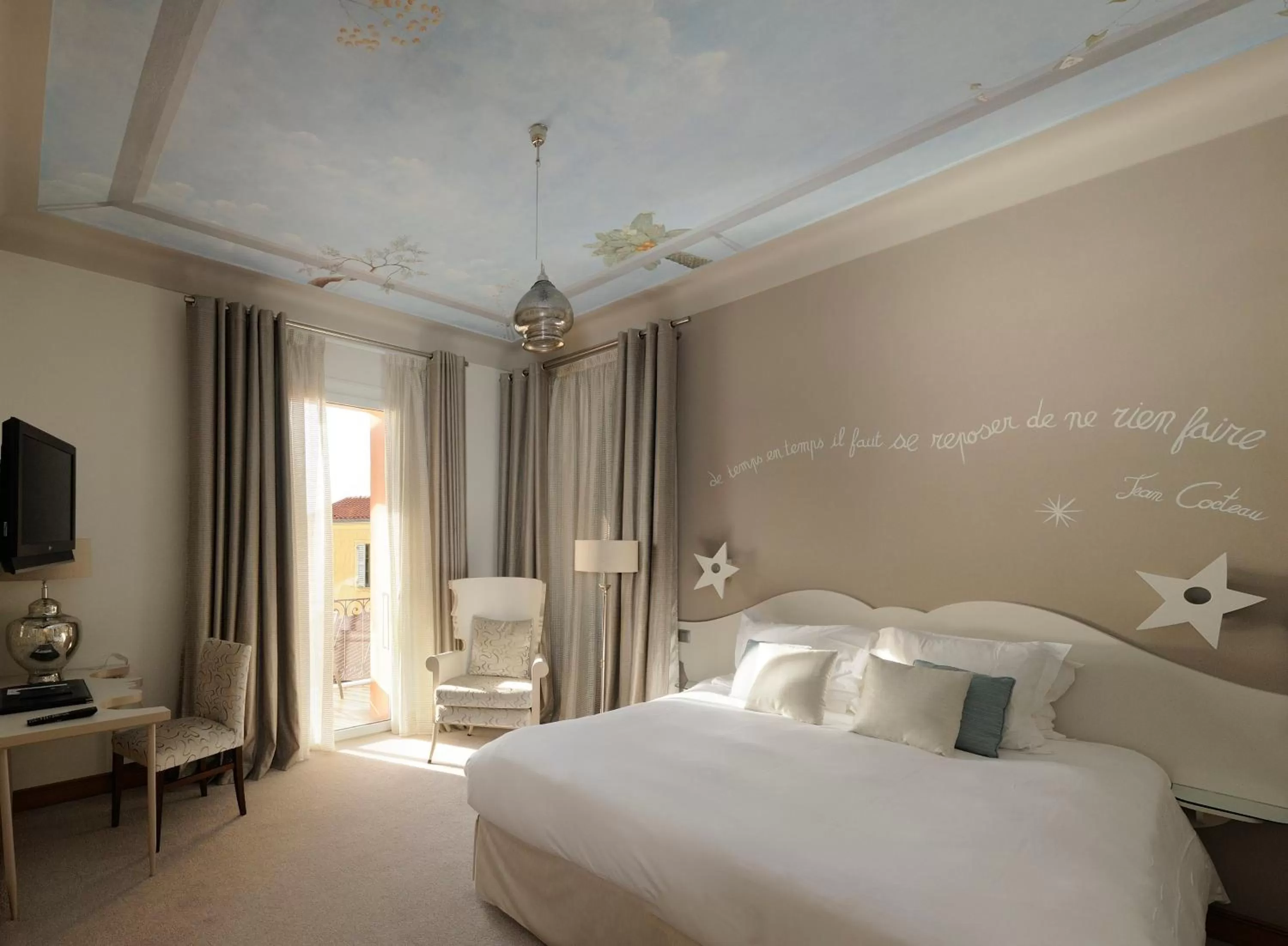 Photo of the whole room, Bed in Welcome Hotel