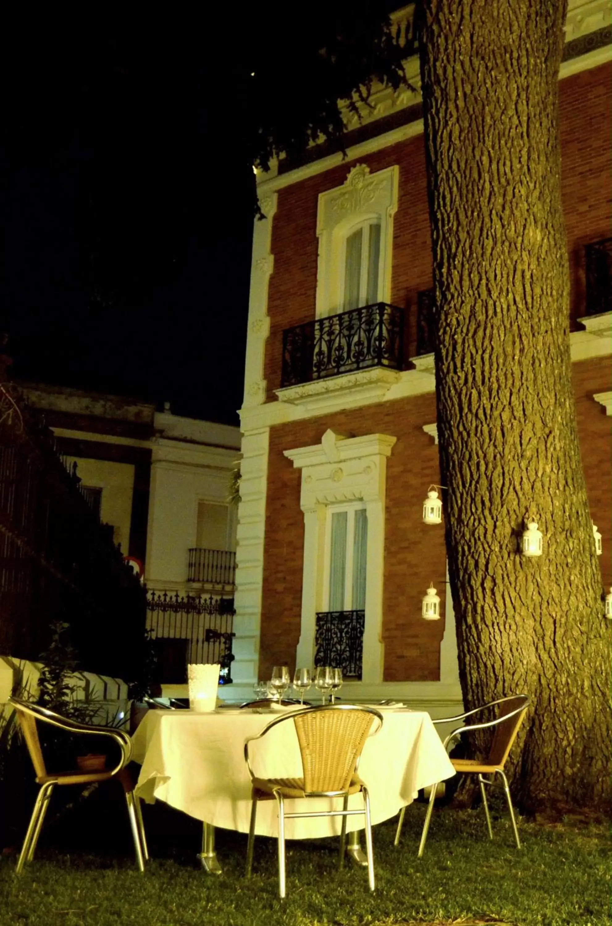 Restaurant/places to eat, Property Building in Hospedería Mirador de Llerena