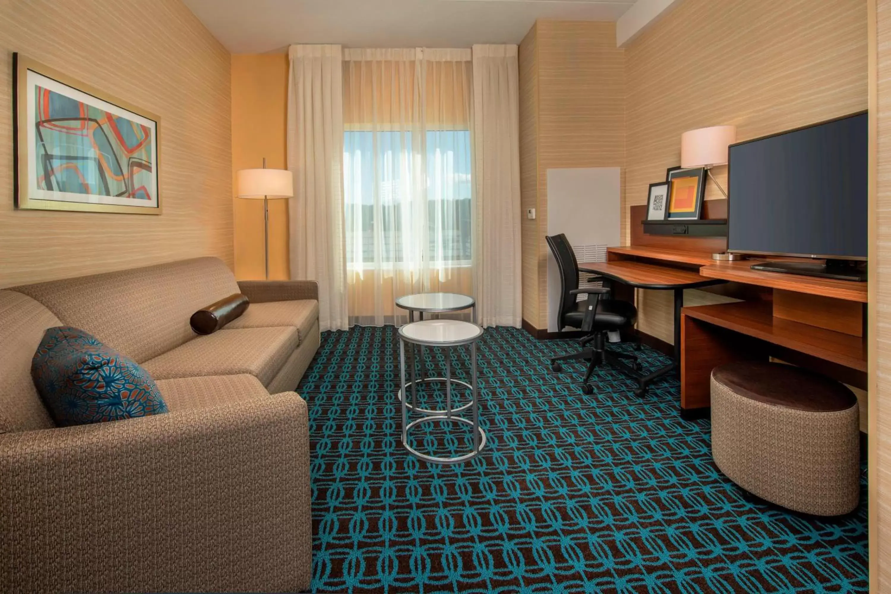 Living room, Seating Area in Fairfield Inn & Suites by Marriott Harrisburg International Airport