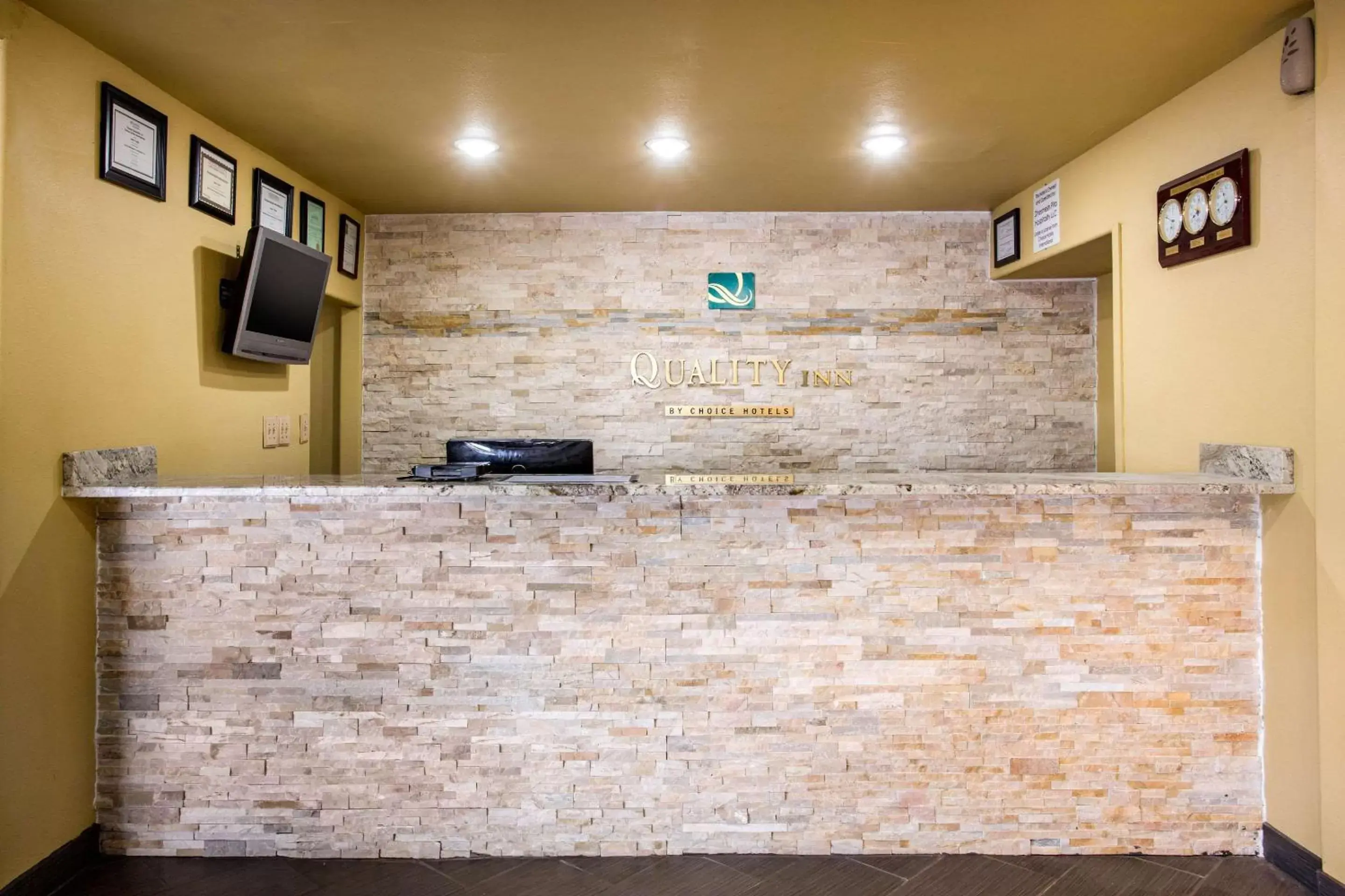 Lobby or reception, TV/Entertainment Center in Quality Inn Stateline