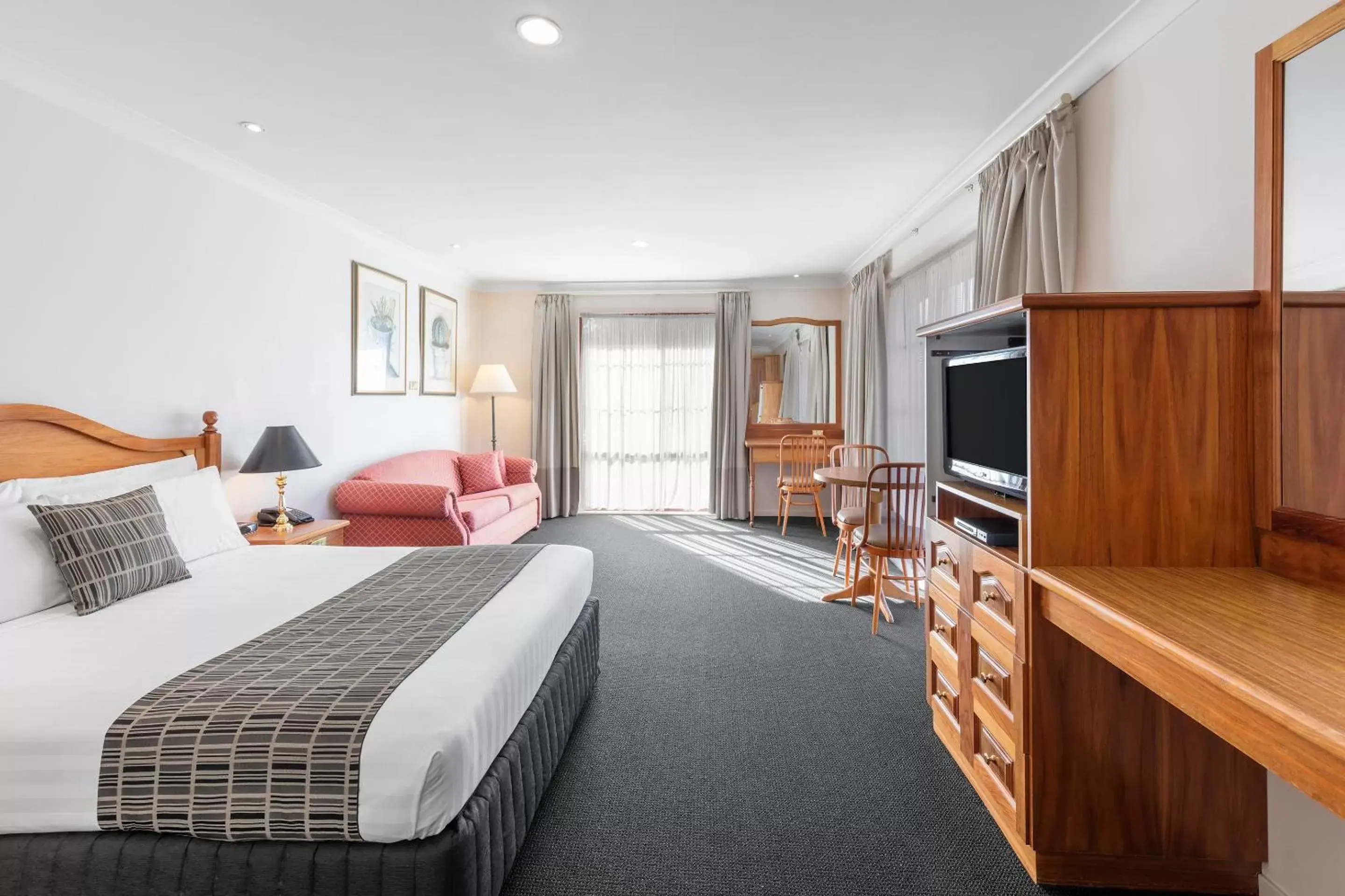 Bedroom in Best Western Ambassador Motor Inn & Apartments
