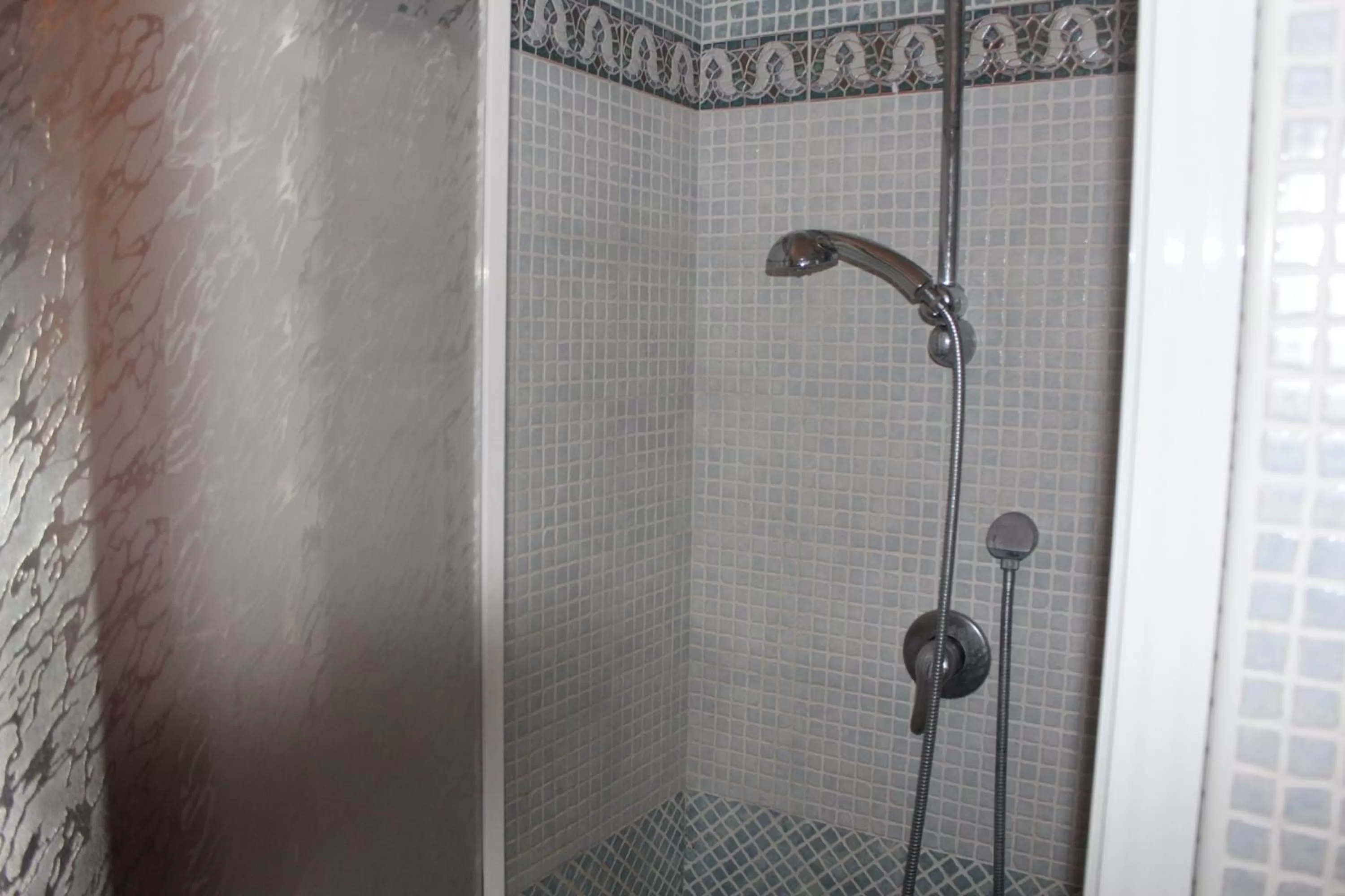 Patio, Bathroom in Residence Hotel Torresilvana