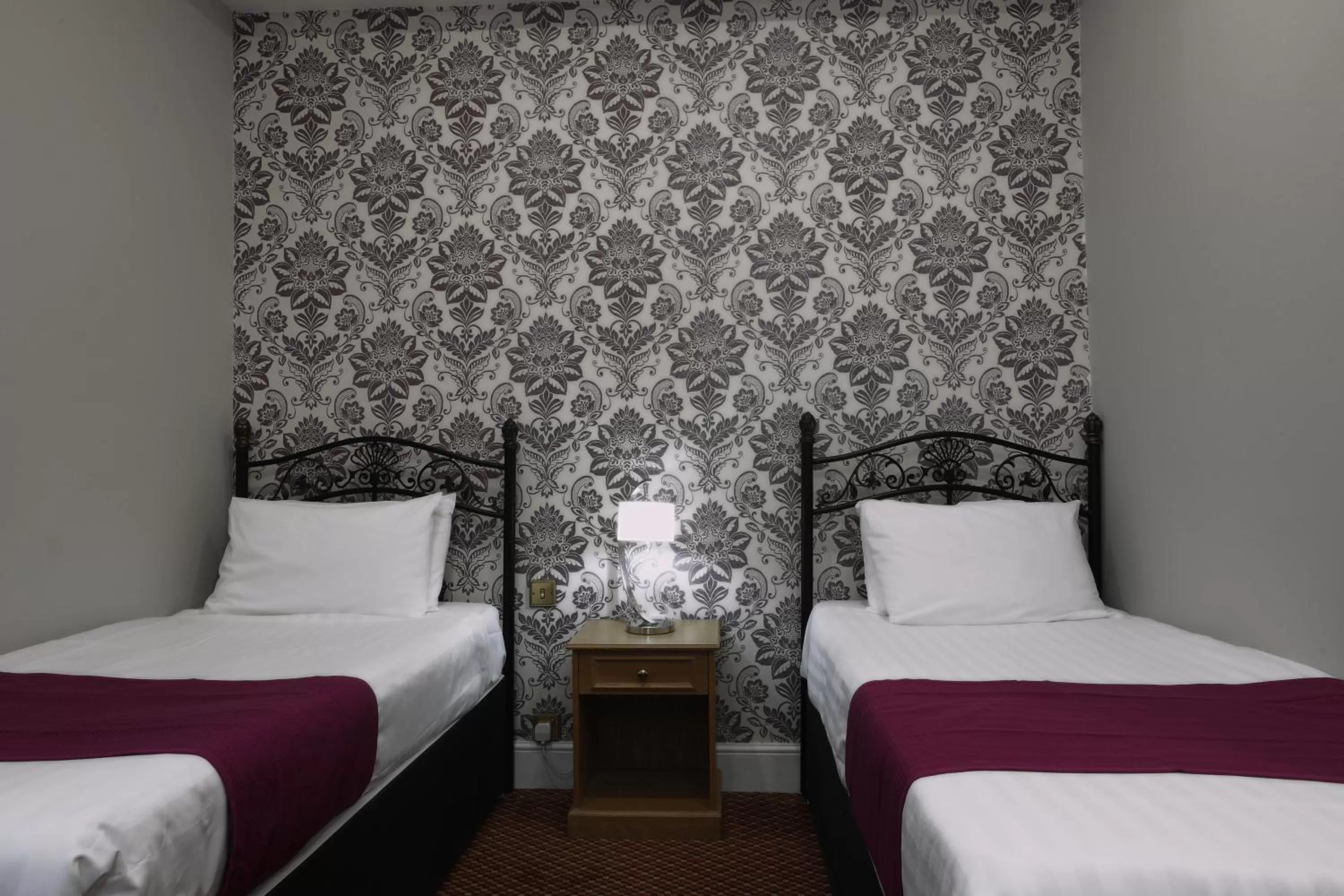 Bedroom, Bed in The Jephson Hotel; BW Signature Collection