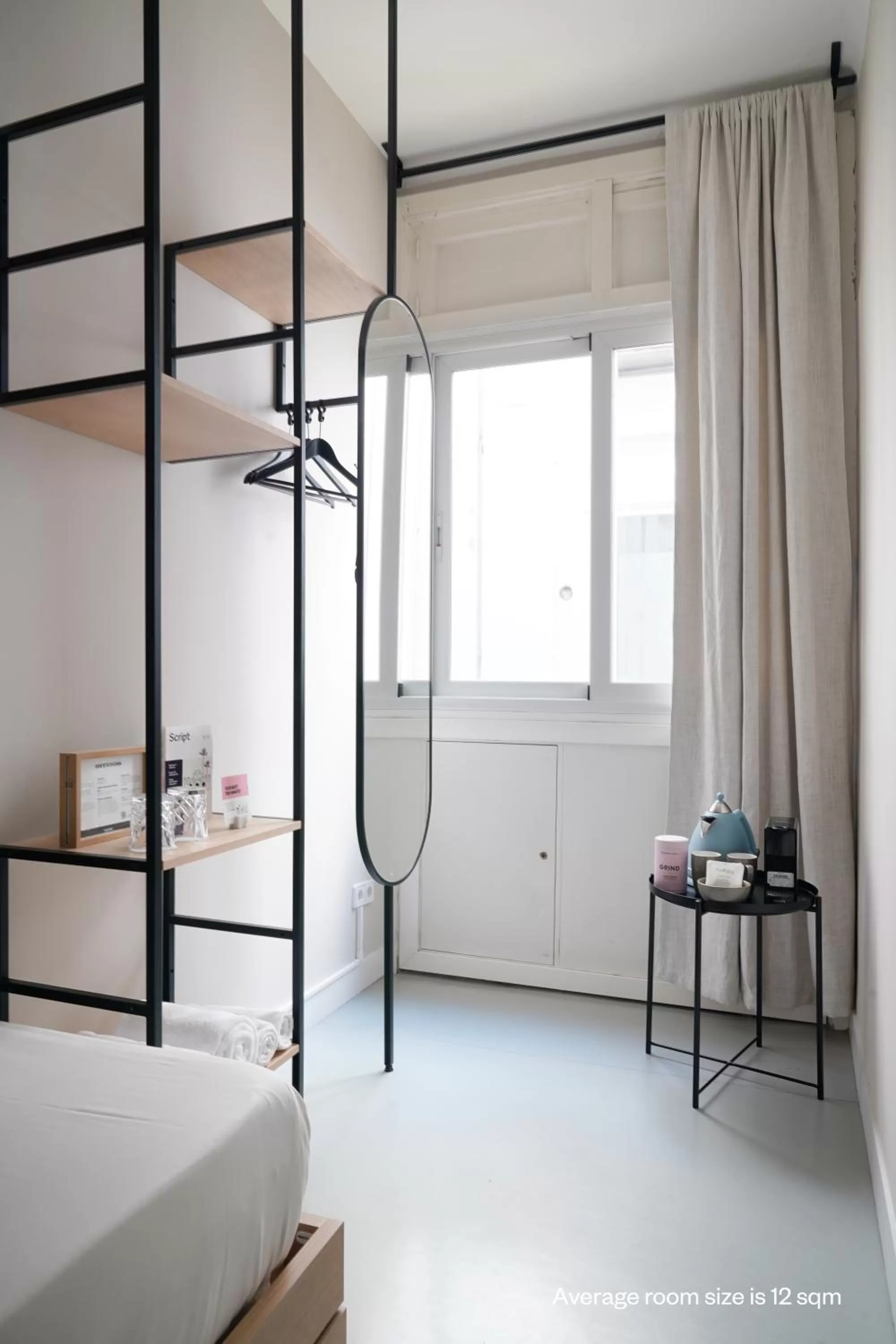 Living room, Bed in Numa Madrid Script