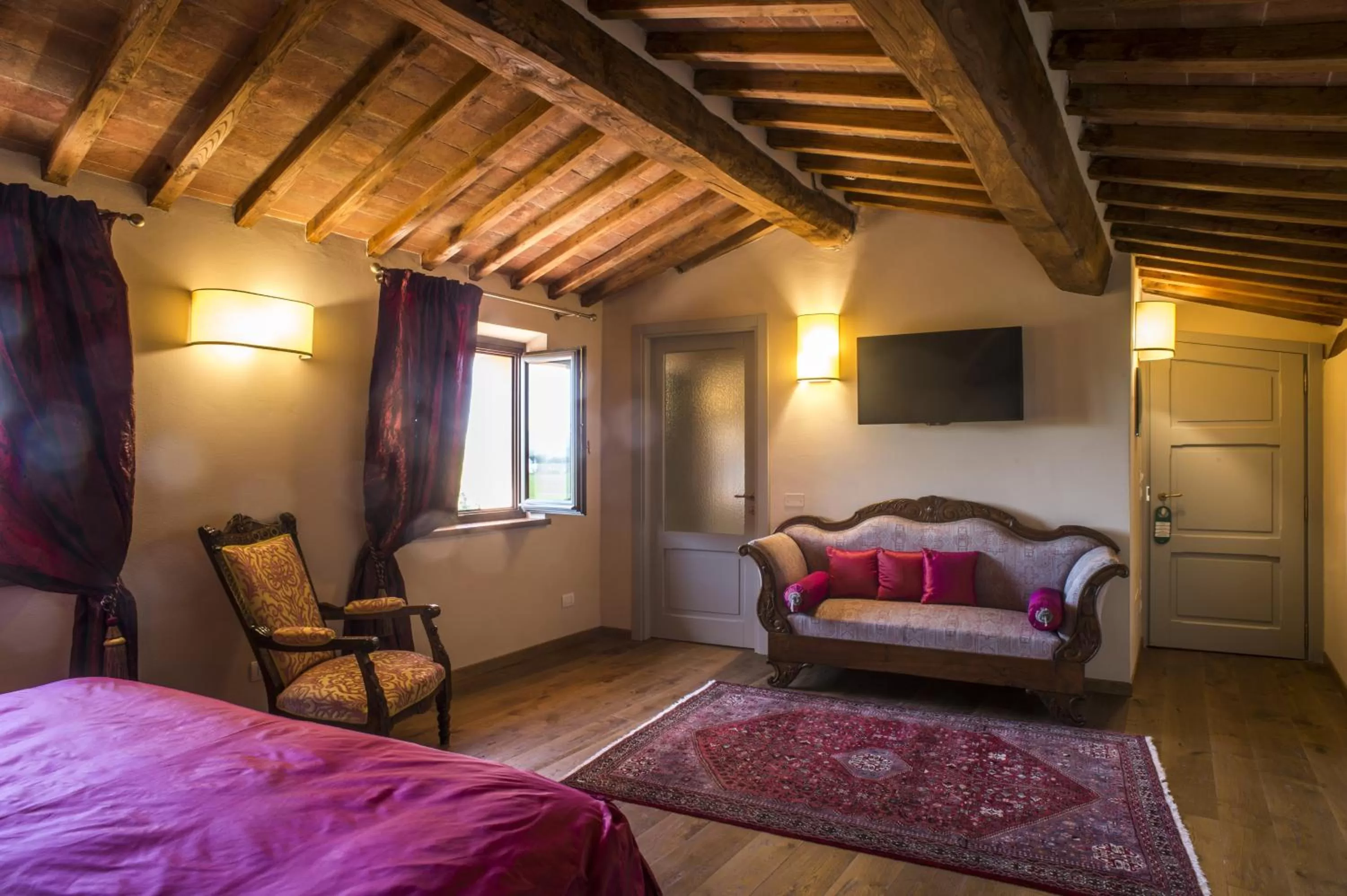 TV and multimedia, Bed in Palazzo Pacini