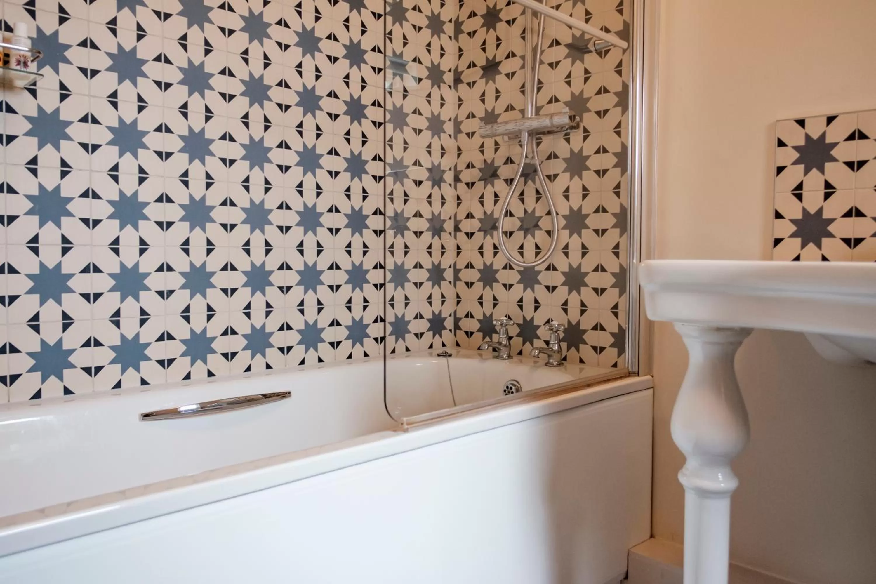 Bathroom in The Bull Hotel