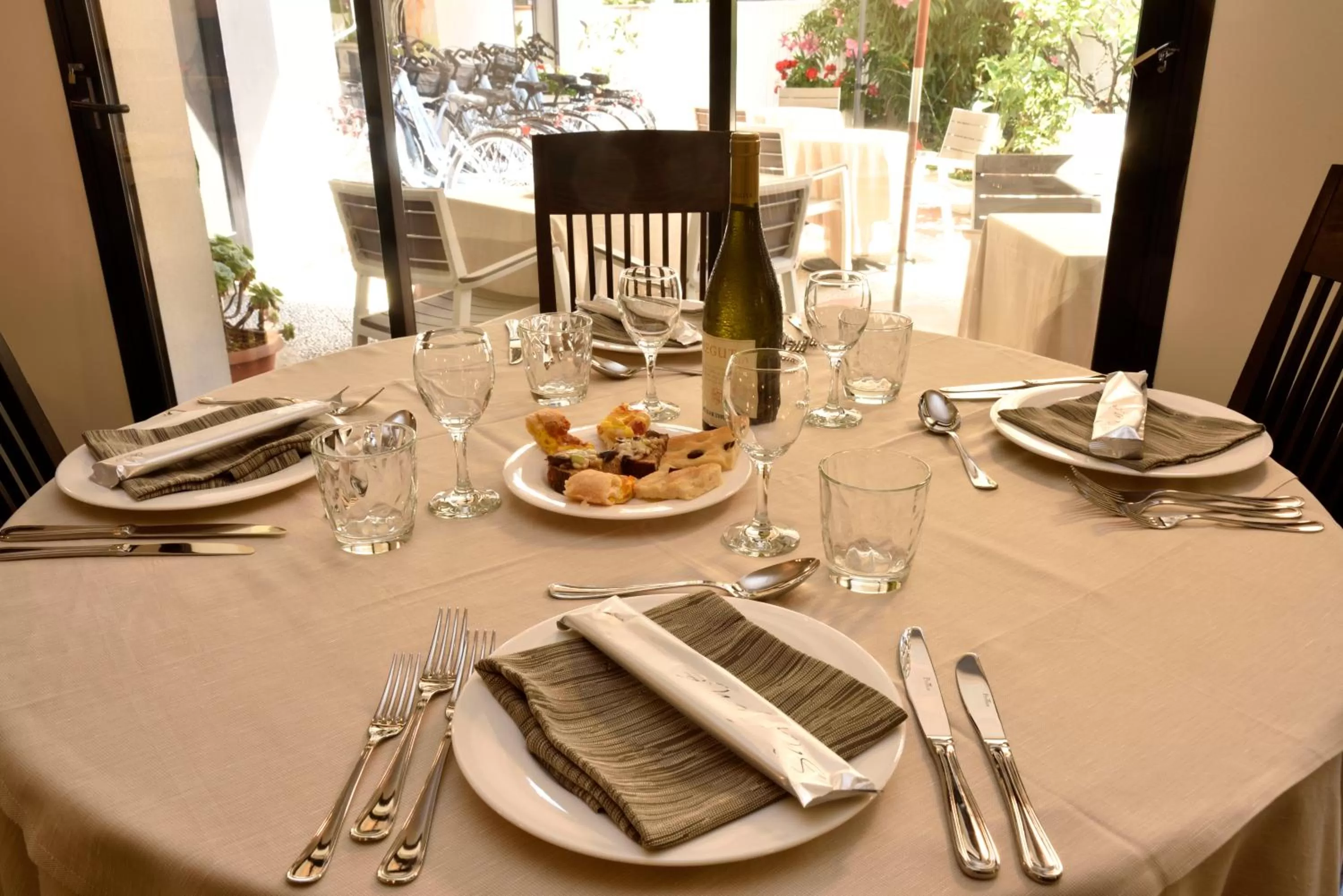 Restaurant/places to eat in Hotel Diano Marina Mhotelsgroup
