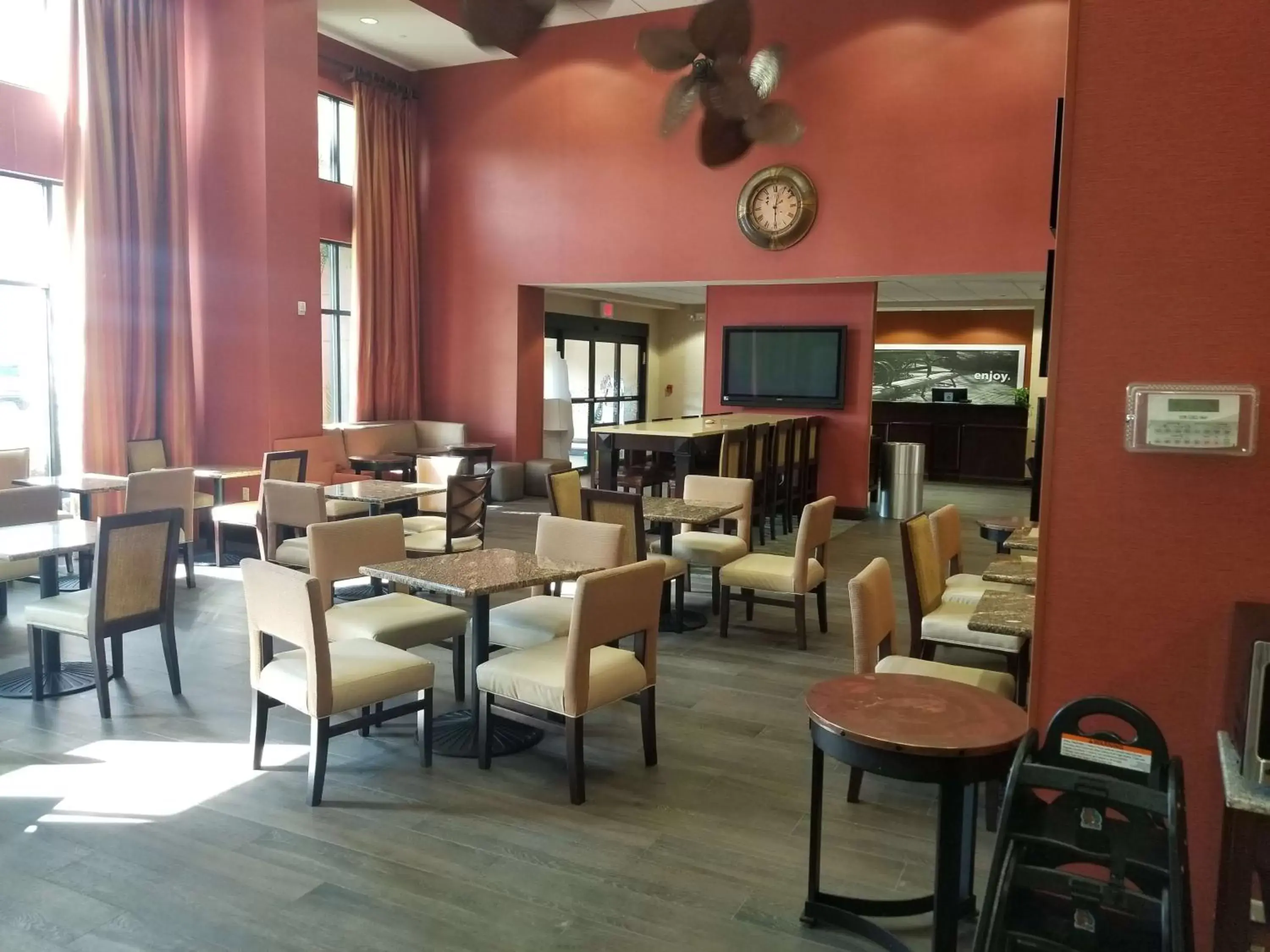 Dining area, Restaurant/Places to Eat in Hampton Inn & Suites Tampa-Wesley Chapel