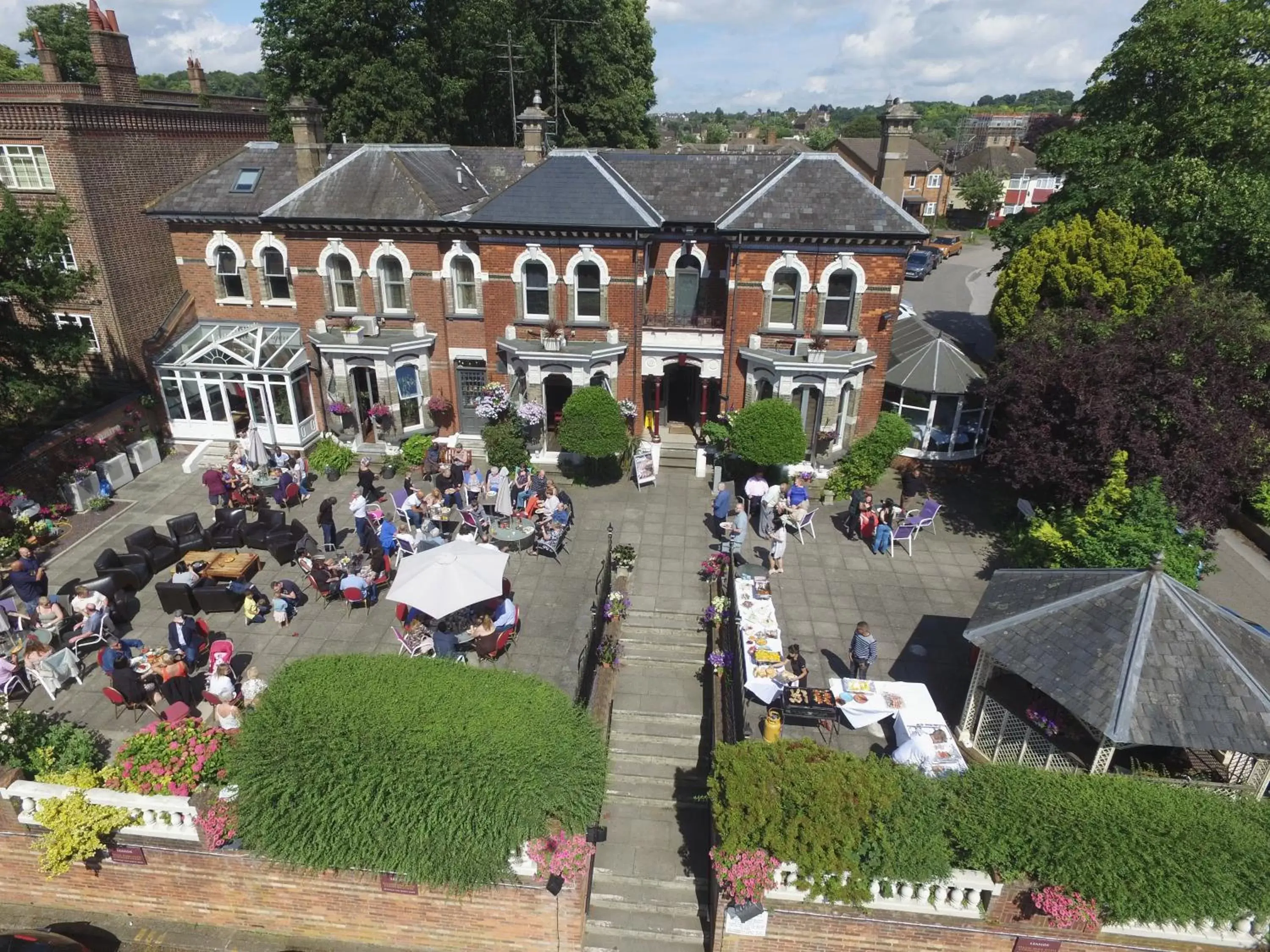 Patio, Bird's-eye View in Leaside Hotel