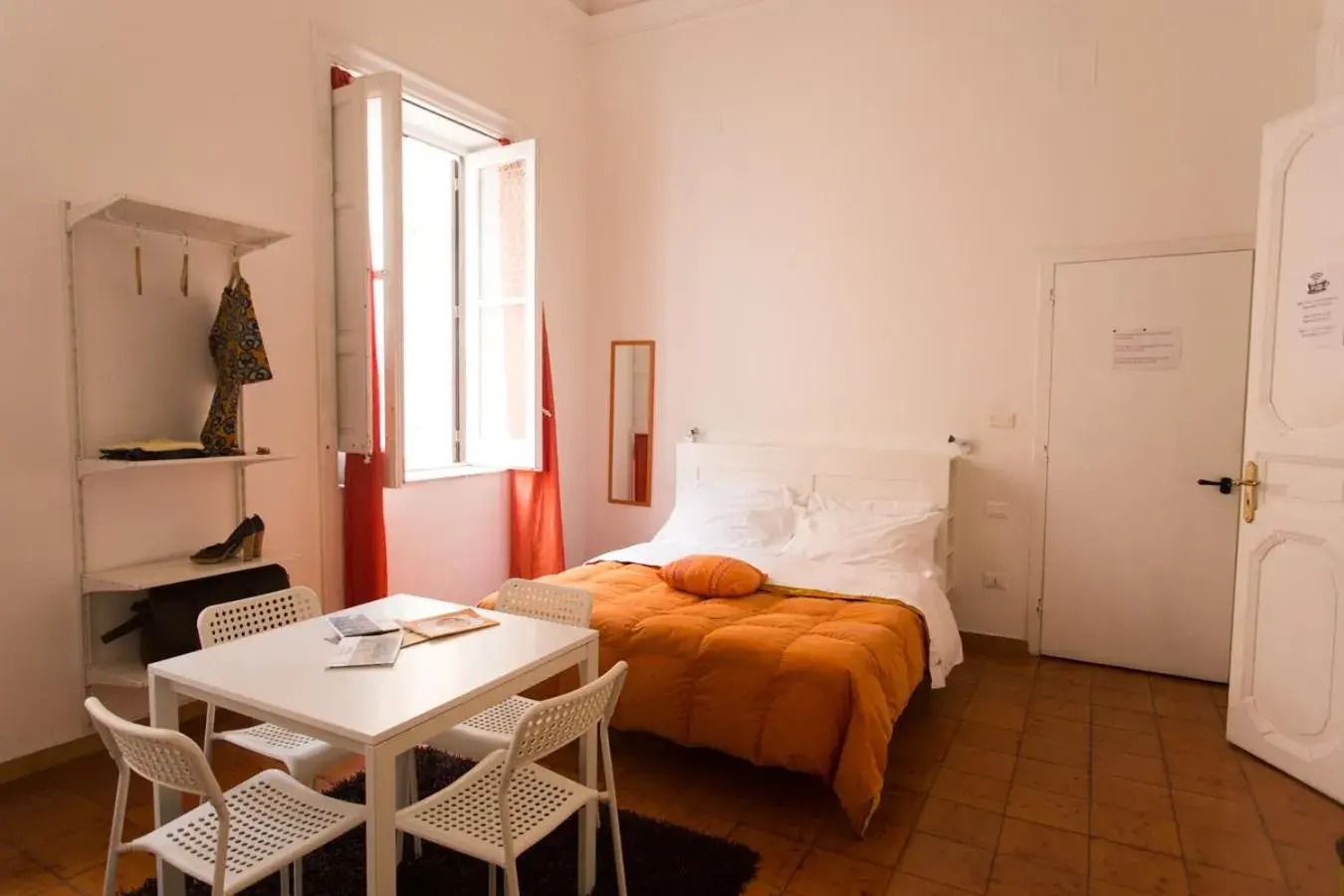 Photo of the whole room, Bed in A Casa di Amici