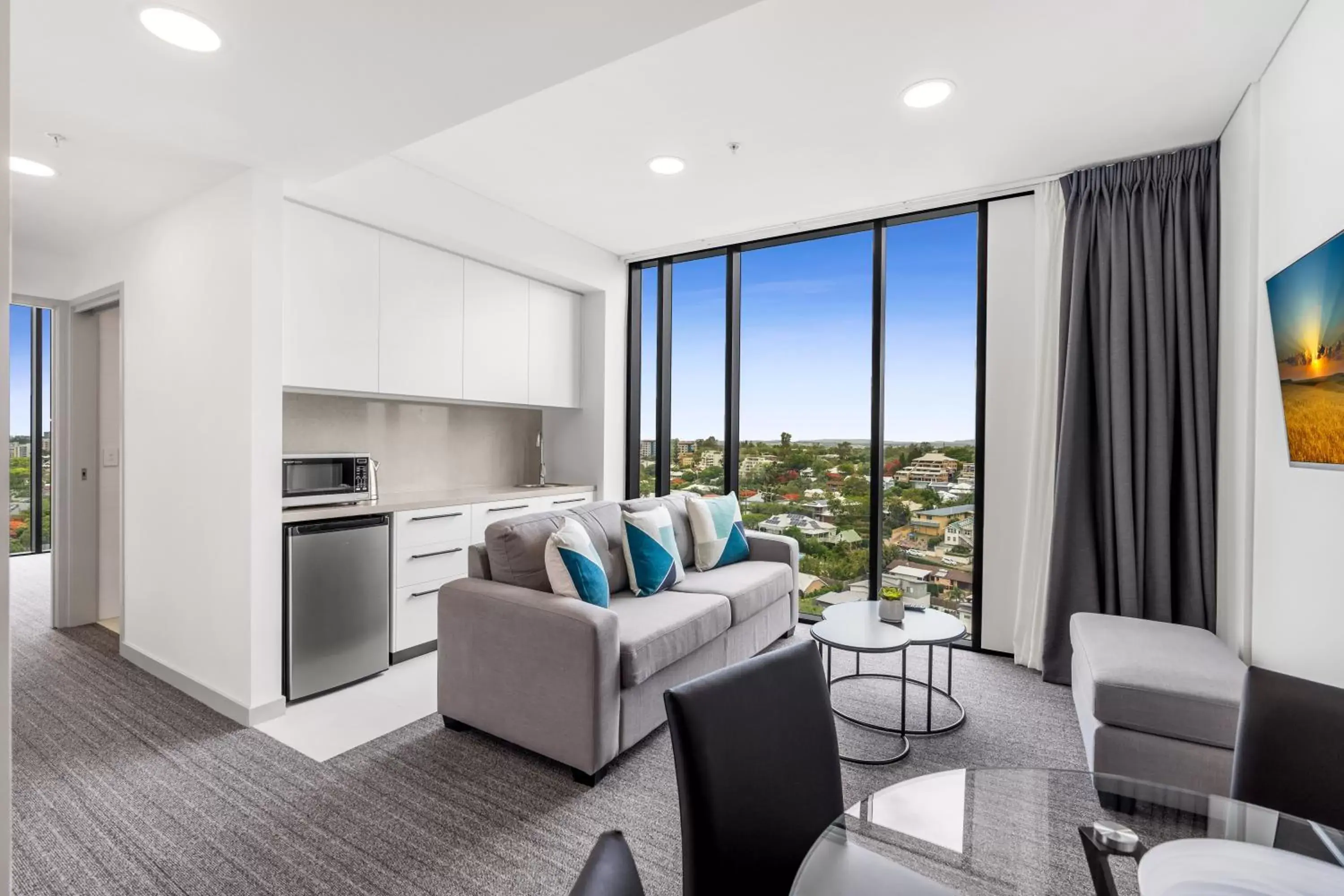 Living room, Seating Area in Essence Suites Taringa