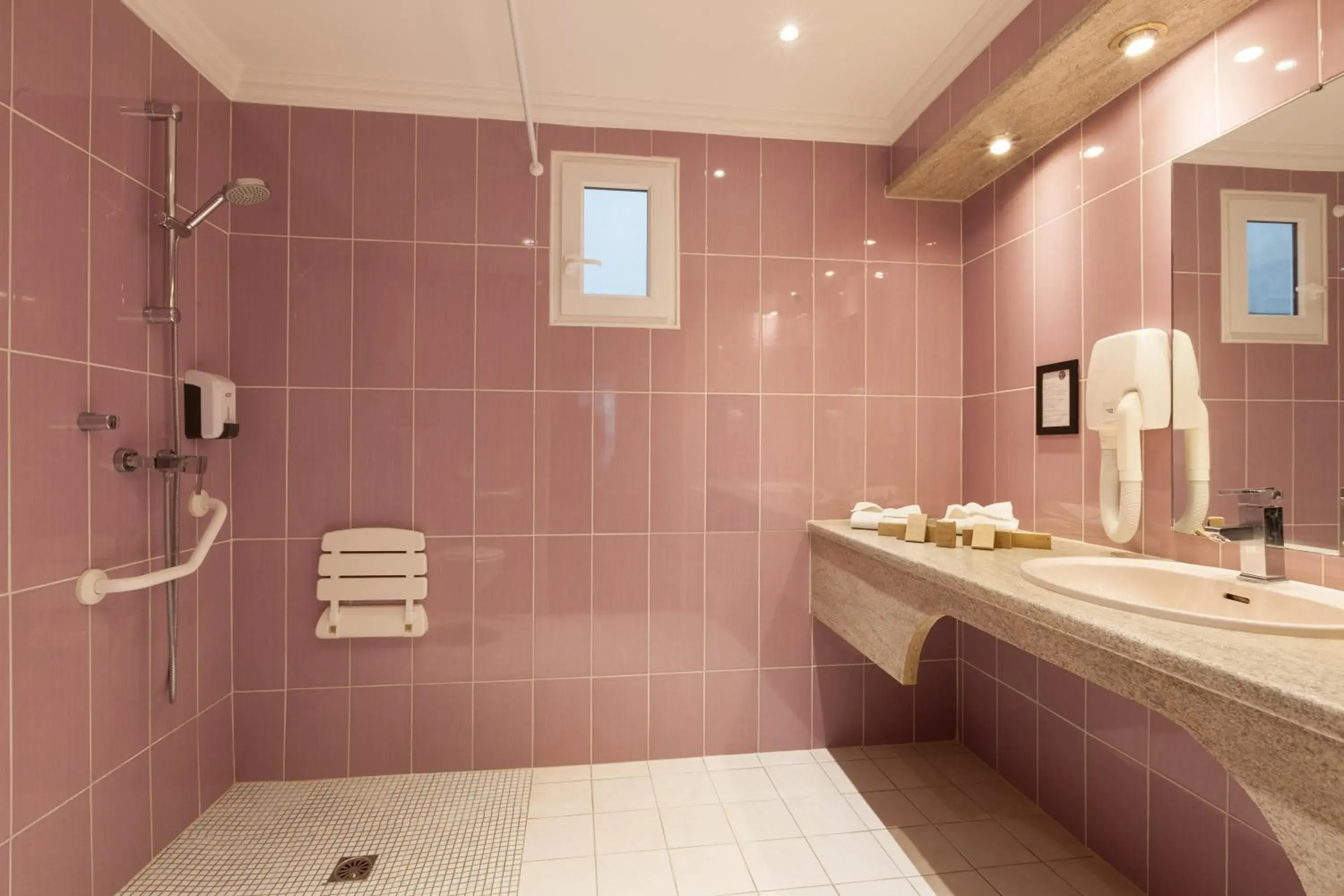Bathroom in Grand Hôtel Amelot