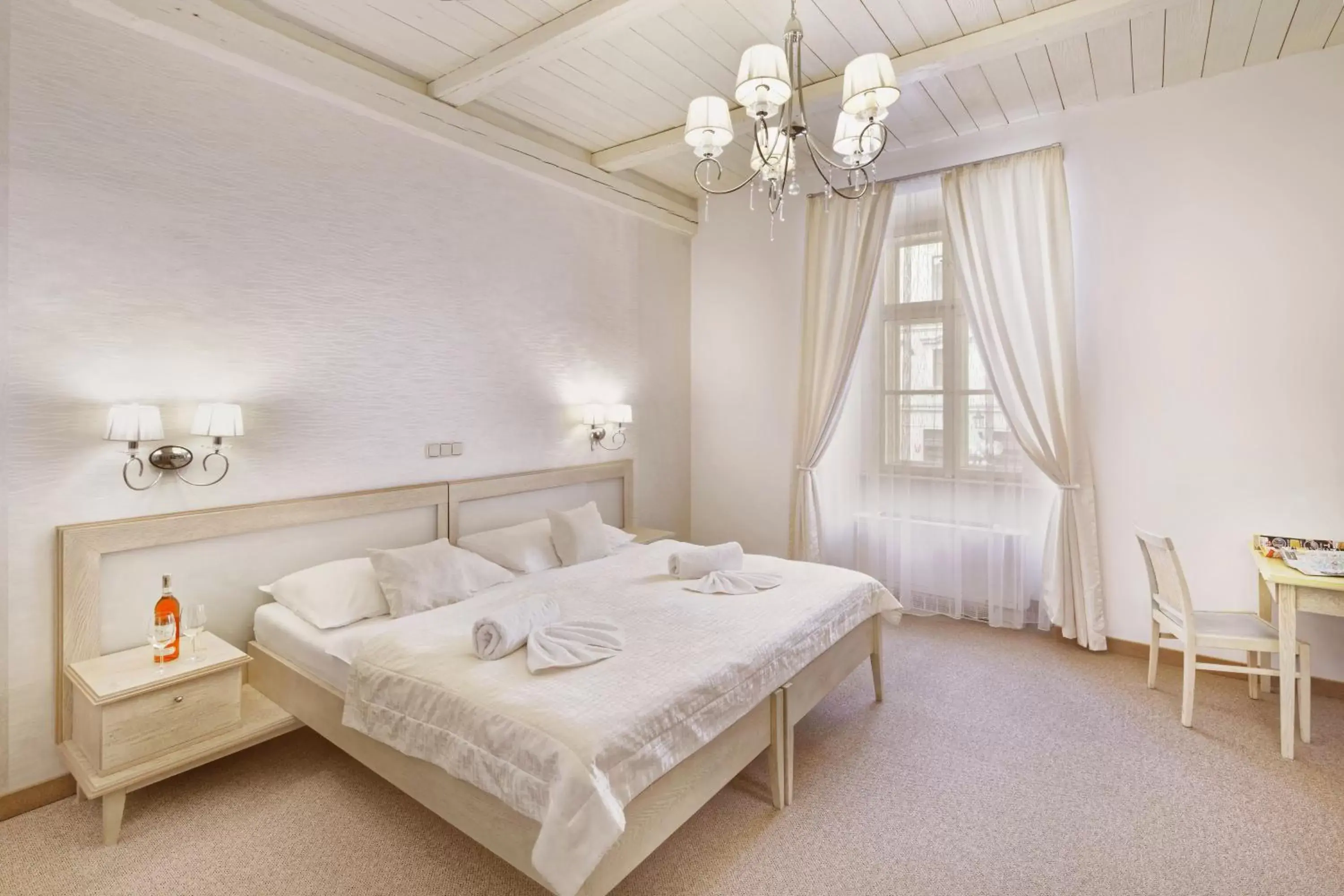 King Studio with Sofa Bed in Hotel Lippert King Studio with Sofa Bed in Hotel Lippert