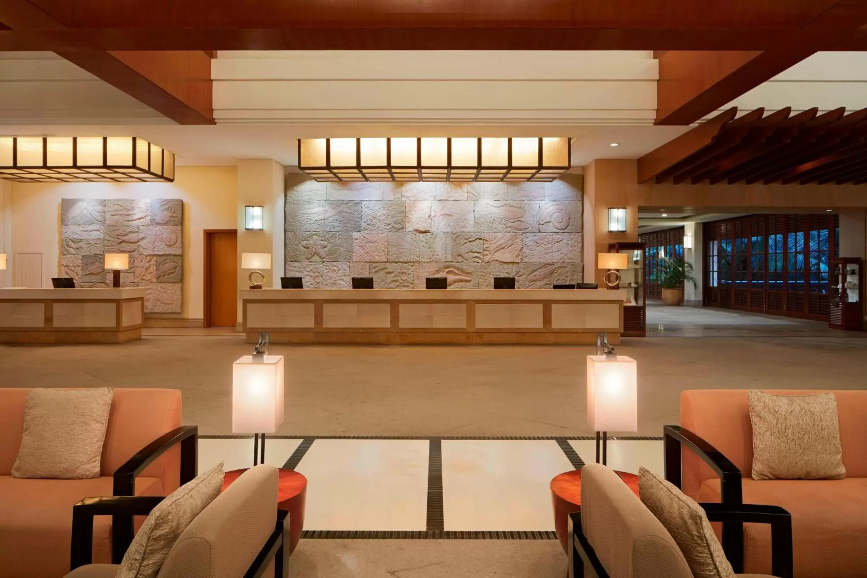 Lobby or reception, Lounge/Bar in Sheraton Sanya Yalong Bay Resort