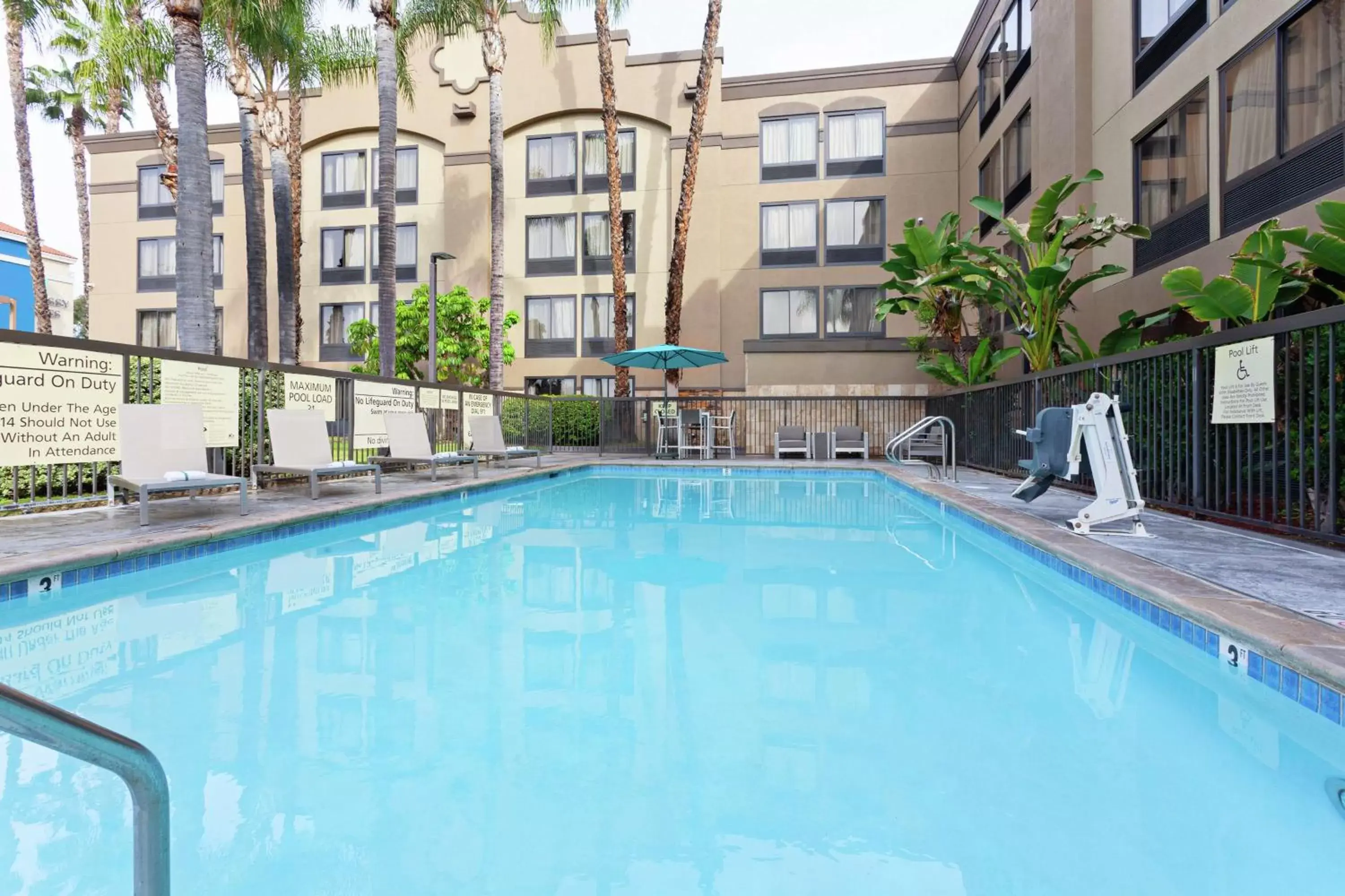 Pool view, Swimming Pool in Hampton Inn Los Angeles/Arcadia