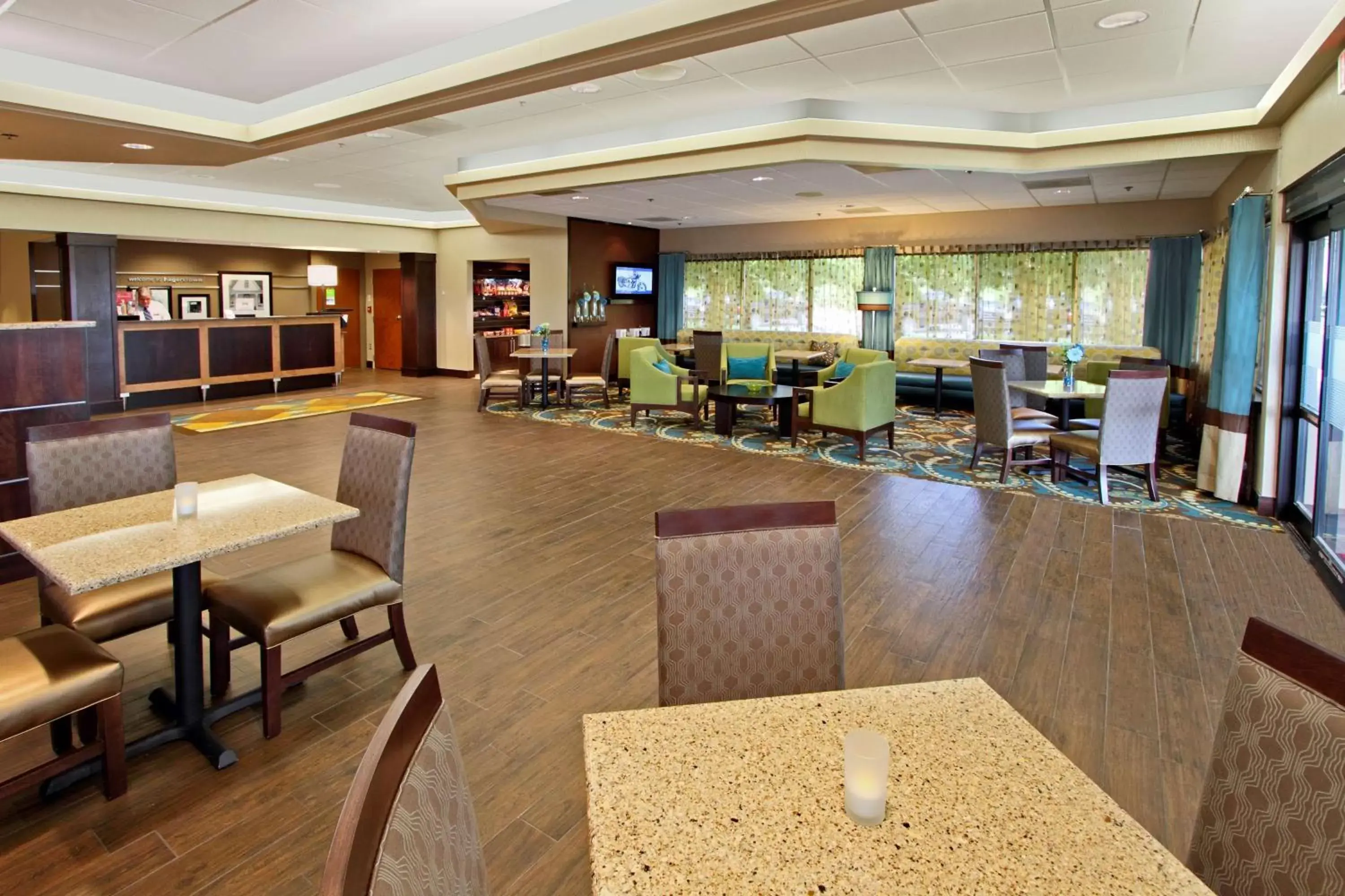 Dining area, Restaurant/Places to Eat in Hampton Inn Hagerstown