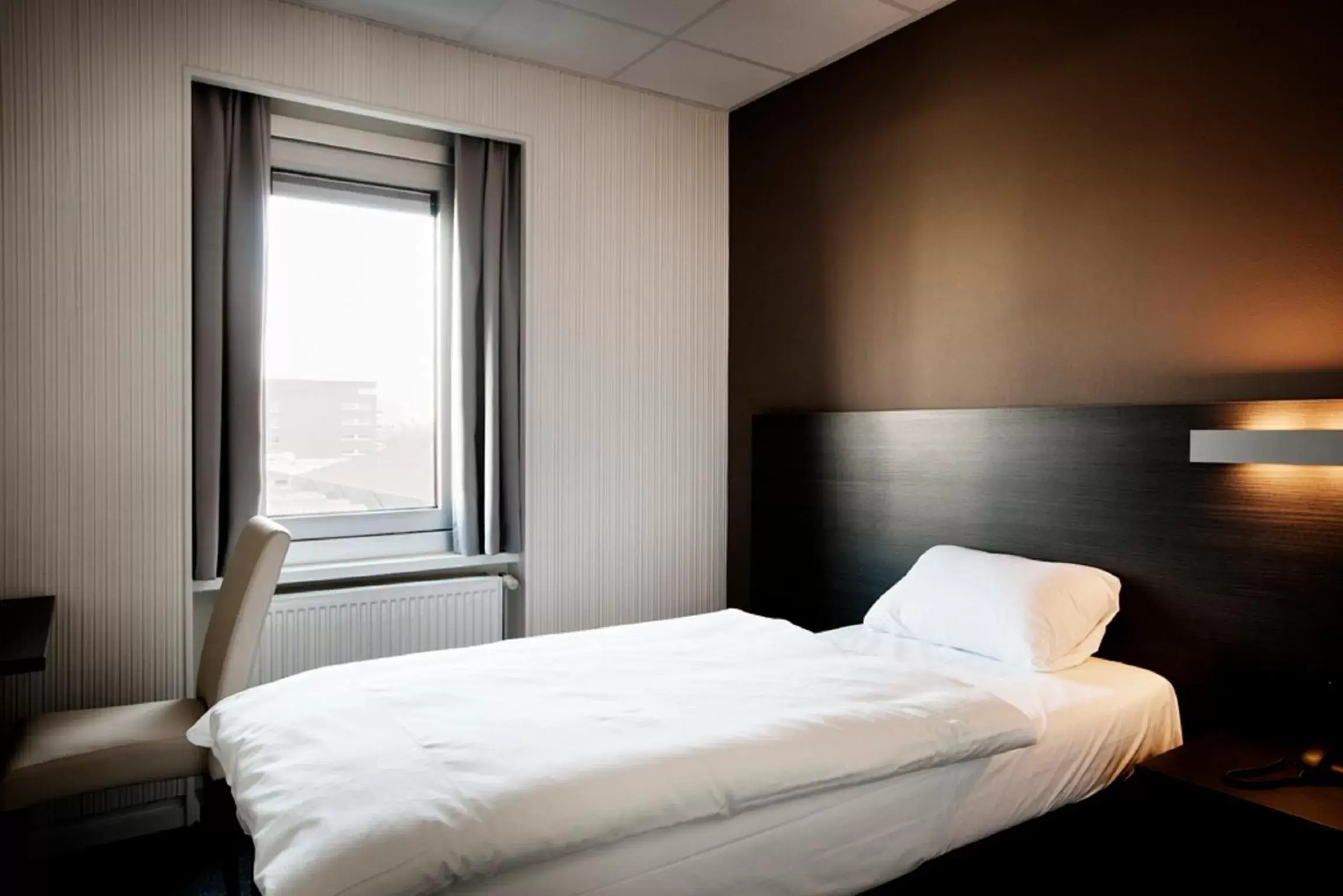 Bed in Antwerp Harbour Hotel