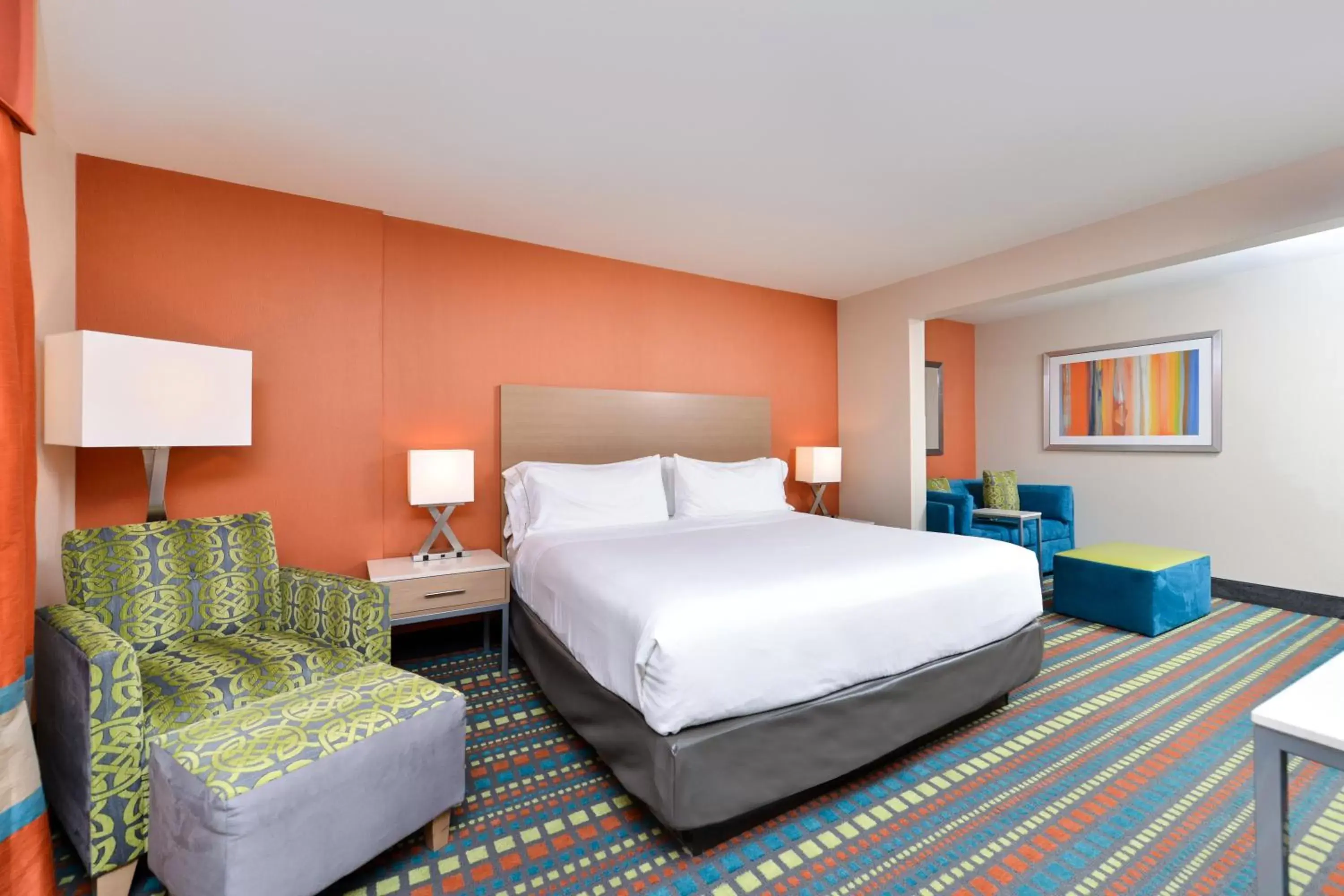 Photo of the whole room, Bed in Holiday Inn Express Albuquerque N - Bernalillo, an IHG Hotel